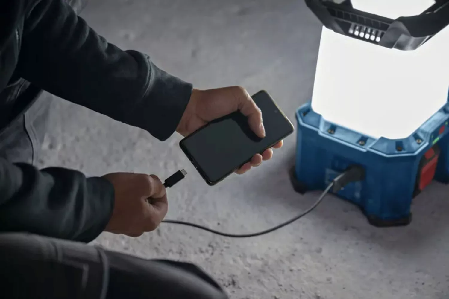 Bosch GLA 18VH-7500 18V accu bouwlamp incl. netstroom kabel - 7500Lm-image