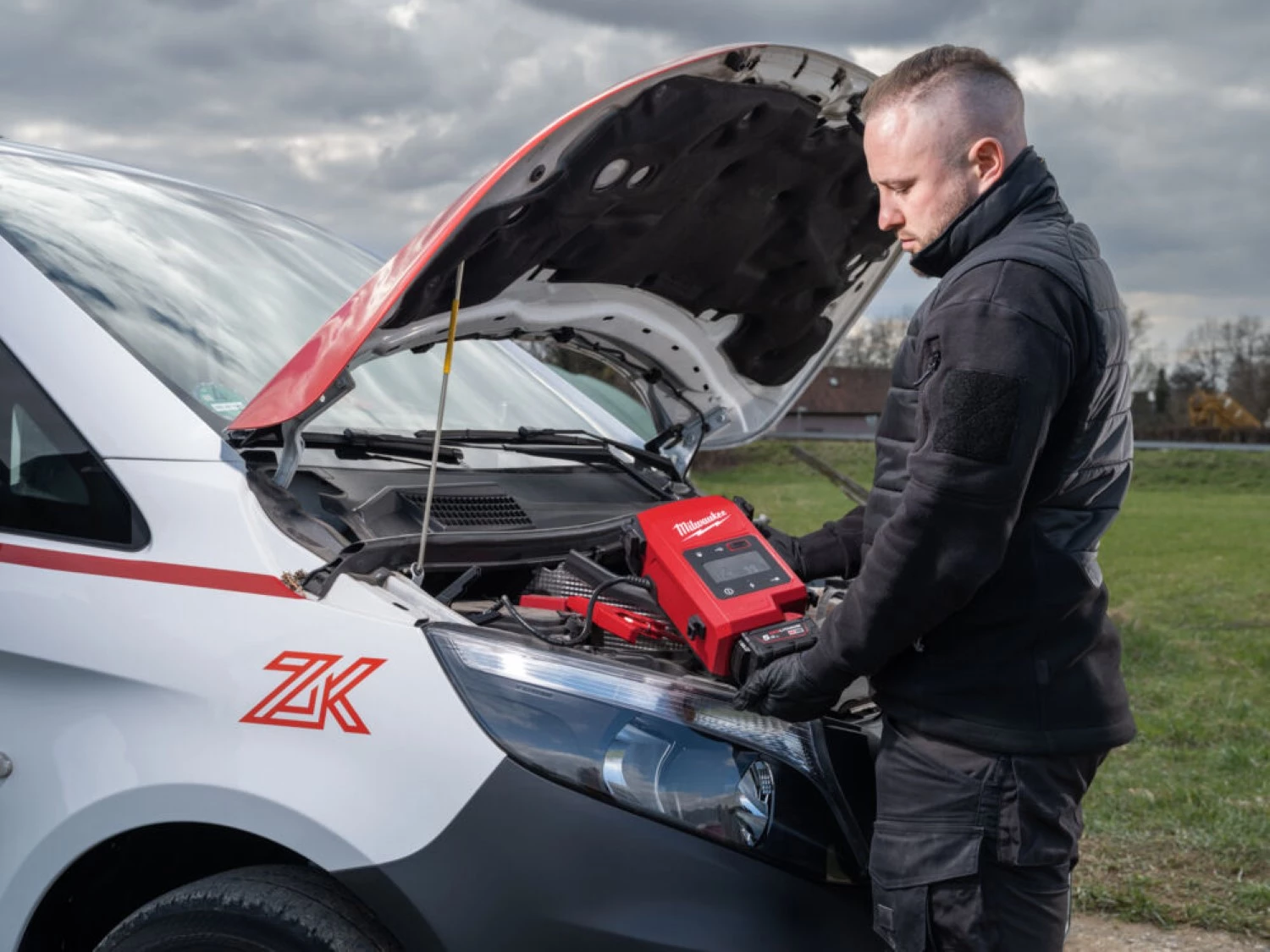 Milwaukee M18 JS2000-0 18V Li-ion accu jump starter-image