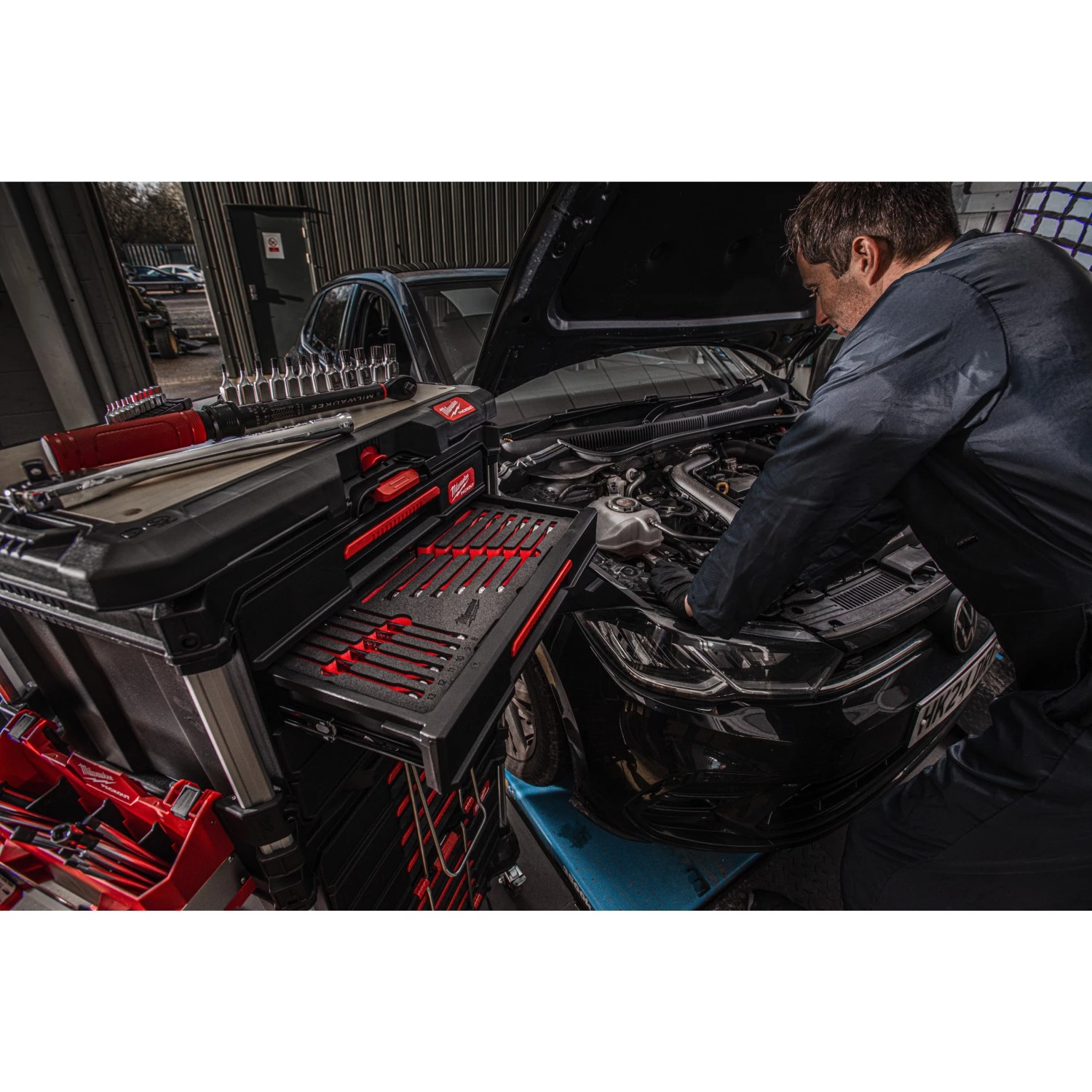 Milwaukee 4932501864 244-delige Ratel- en doppenset - in PACKOUT - 1/4” + 3/8” + 1/2"-image