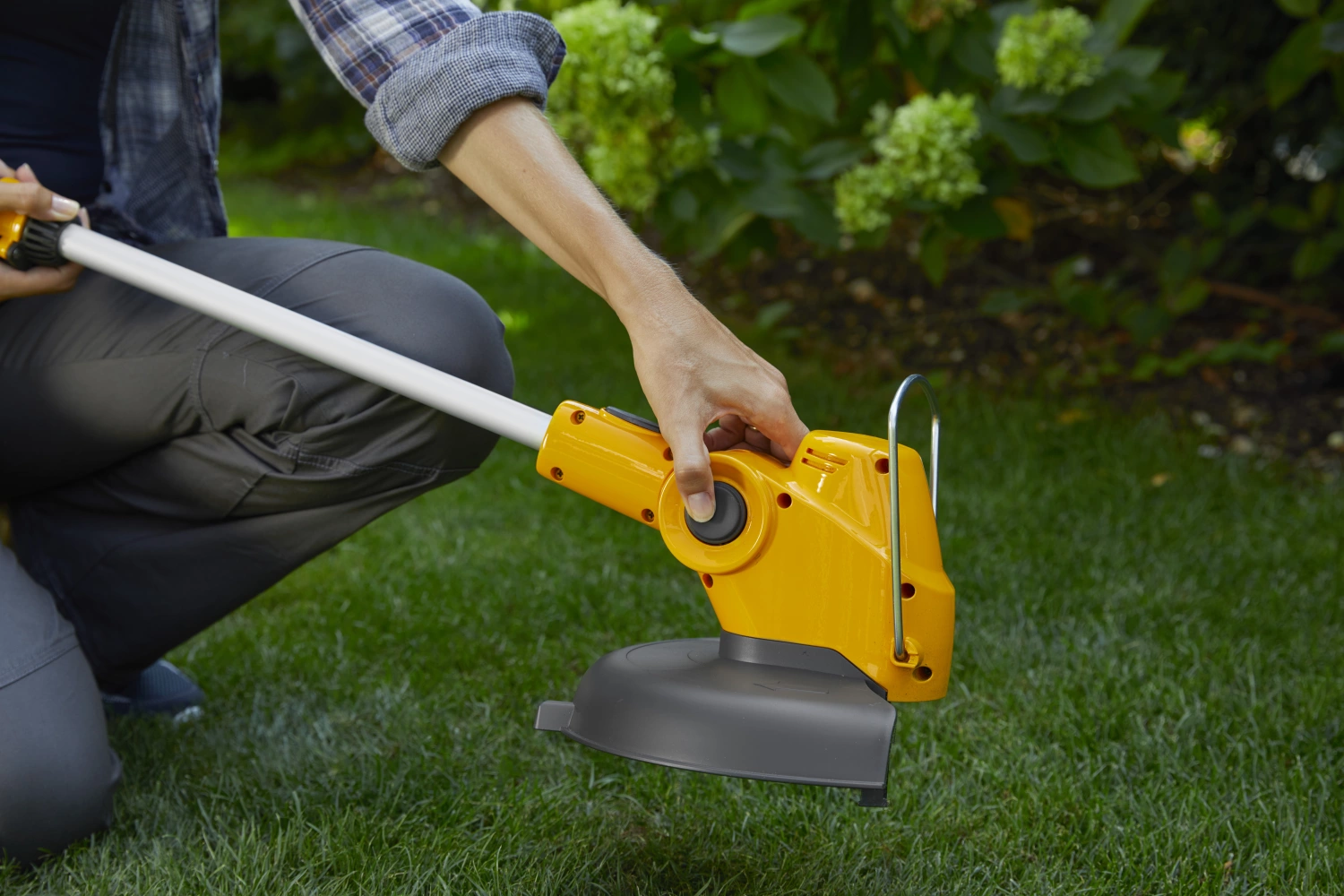 Stiga GT 100e Kit Coupe-herbe à batterie Li-Ion 20V (1x batterie 2.0Ah) - 25cm-image