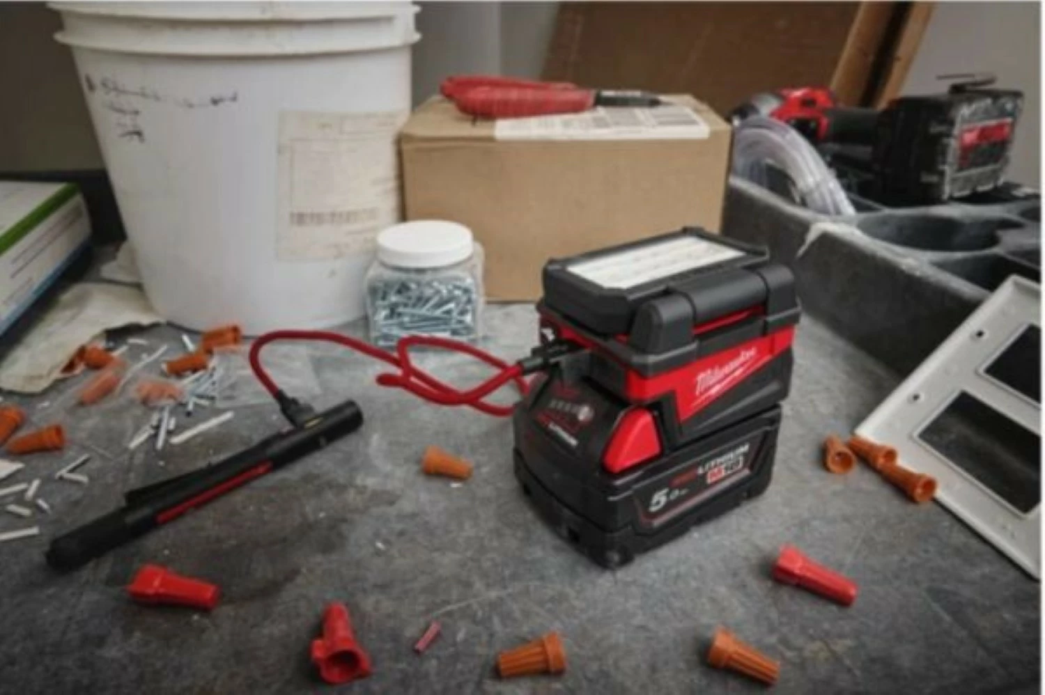 Milwaukee M18 ALIS-0 18V Li-Ion lampe de service - 1000Lm-image