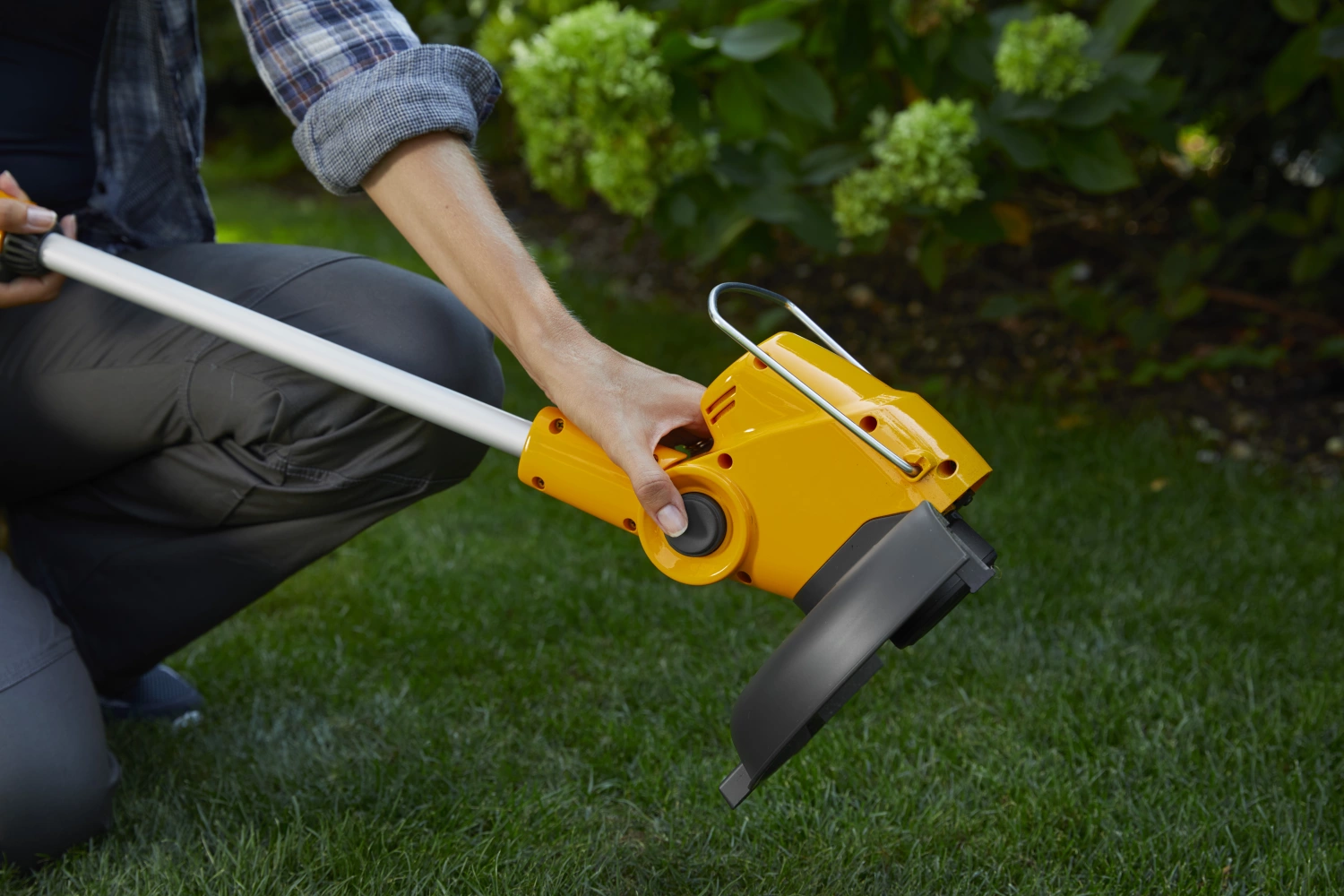 Stiga GT 100e Kit Coupe-herbe à batterie Li-Ion 20V (1x batterie 2.0Ah) - 25cm-image