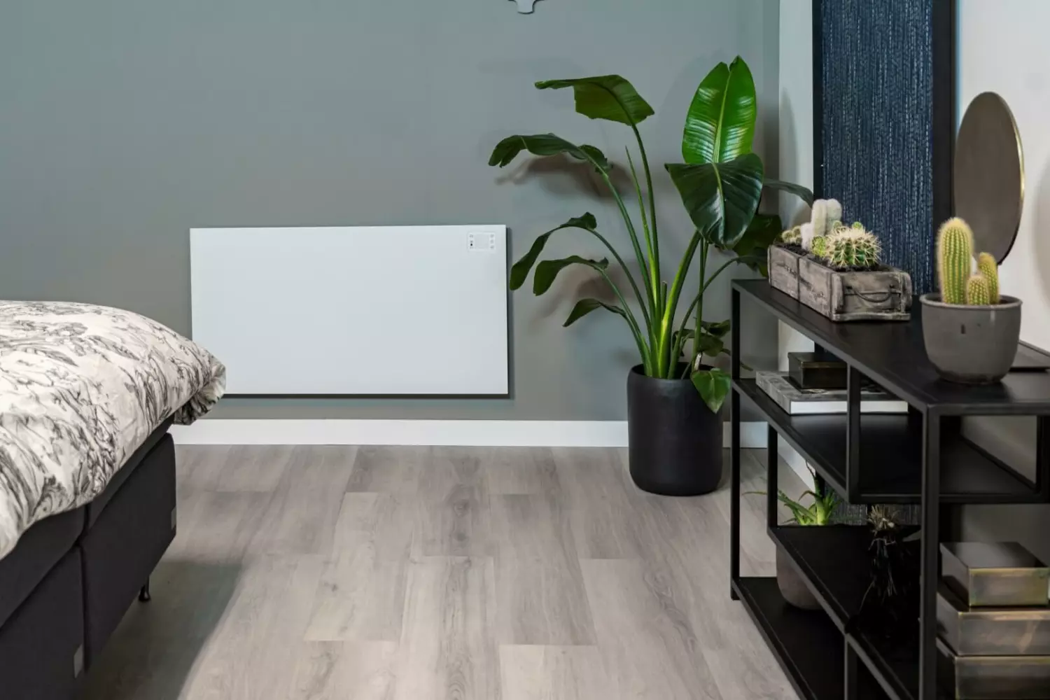 EUROM Mon Soleil Display 770 Wi-Fi Chauffage mural infrarouge - 770W - 18,2kg-image