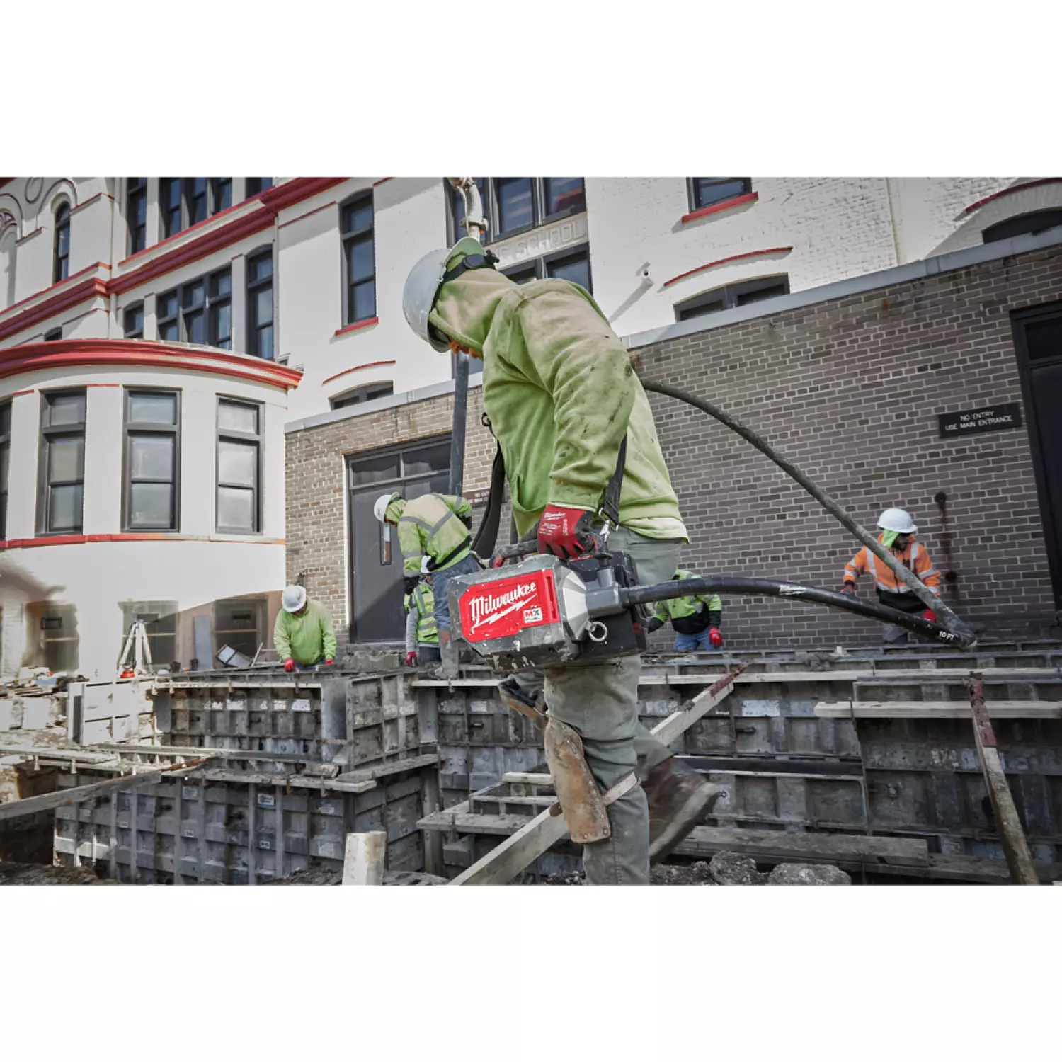 Milwaukee MXF CV BC-602 MX Fuel accu compacte beton trilnaad set (2x 6.0Ah accu)-image