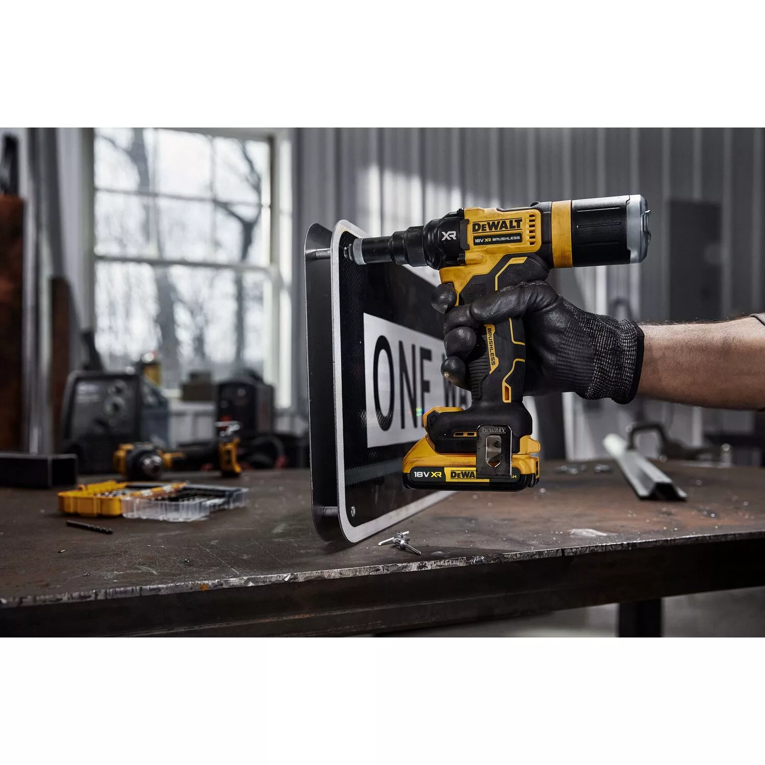 DeWALT DCF403NT Corps de pince à riveter sans fil Li-ion 18 V dans TSTAK - 4,8 mm-image