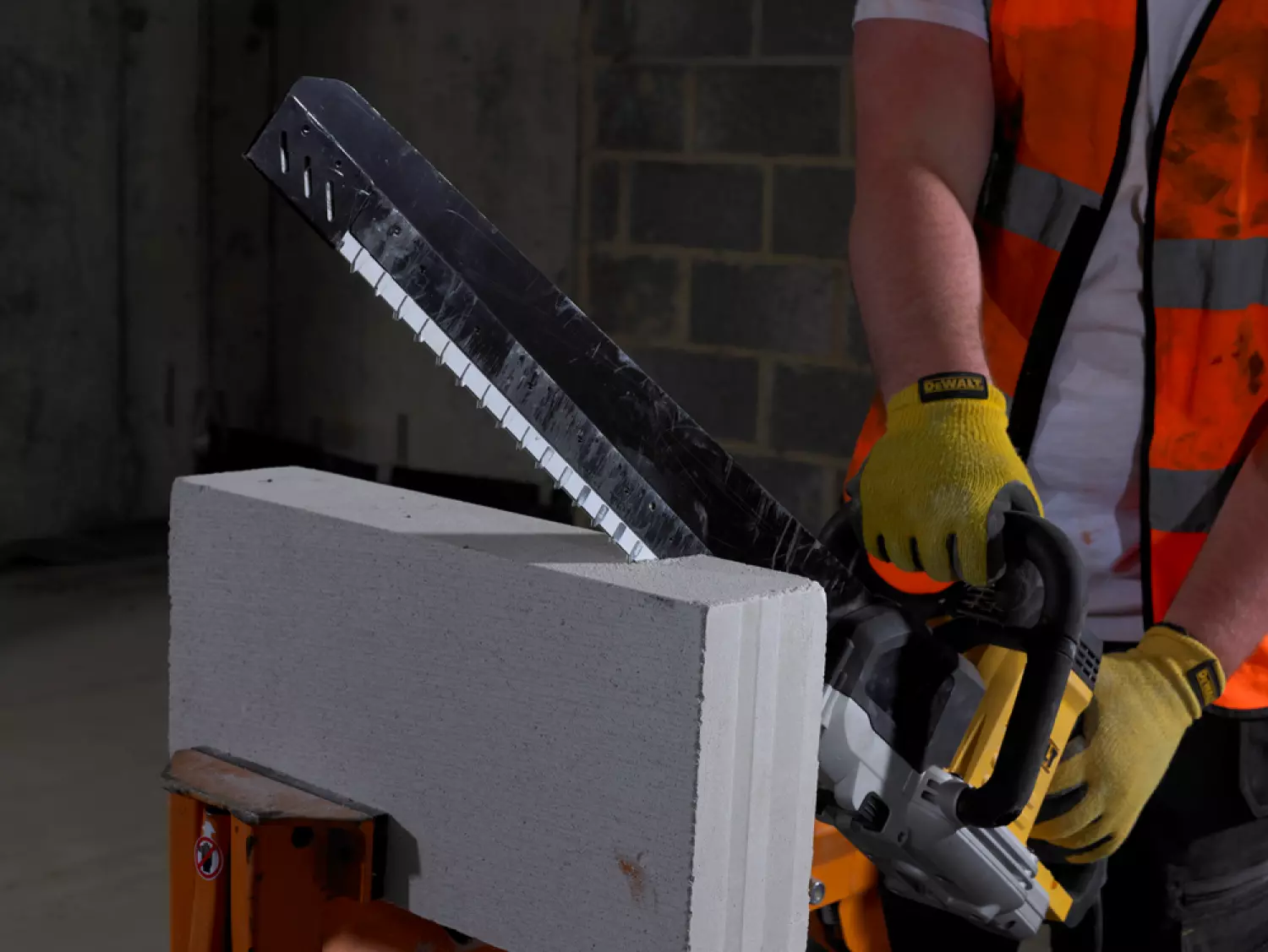 DeWALT DWE399 Alligatorzaag - 1700W - 430mm-image