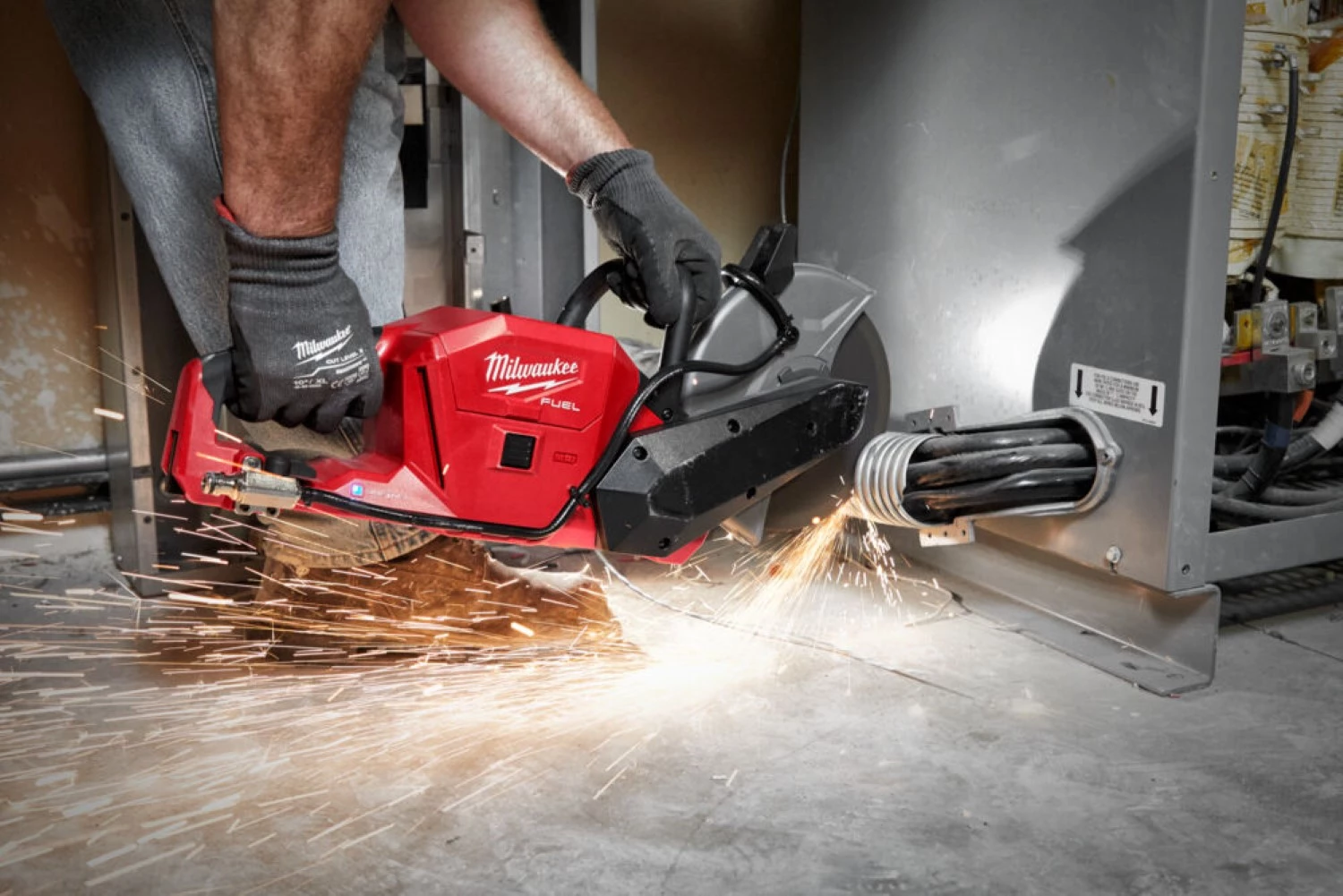 Milwaukee M18 FCOS230-121 Kit de tronçonneuse sans fil 18 V Li-ion (1 batterie 12,0 Ah) - 230 mm-image