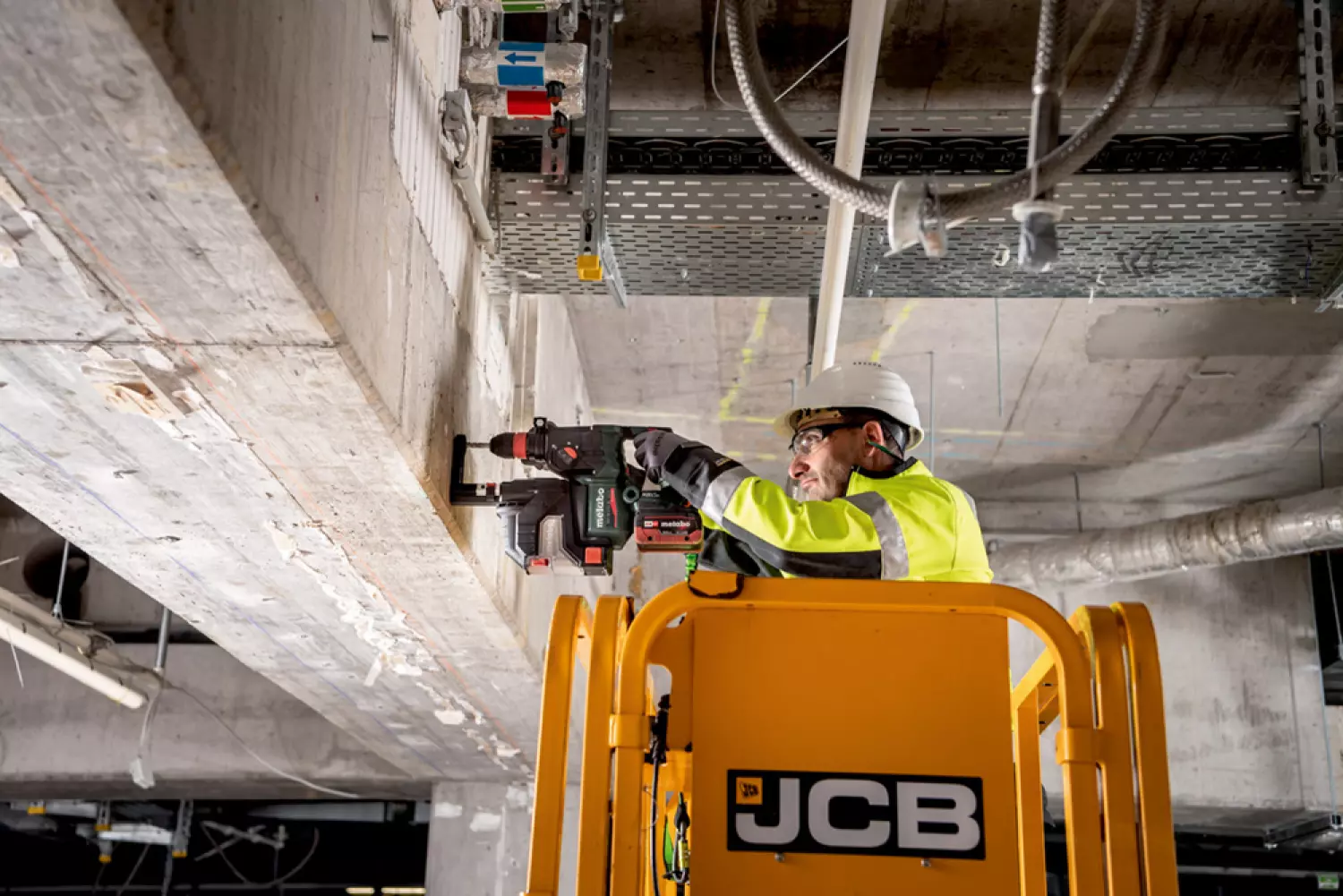 Metabo KH 18 LTX BL 28 Q 18V Li-ion Accu combihamer body in metaBOX-image