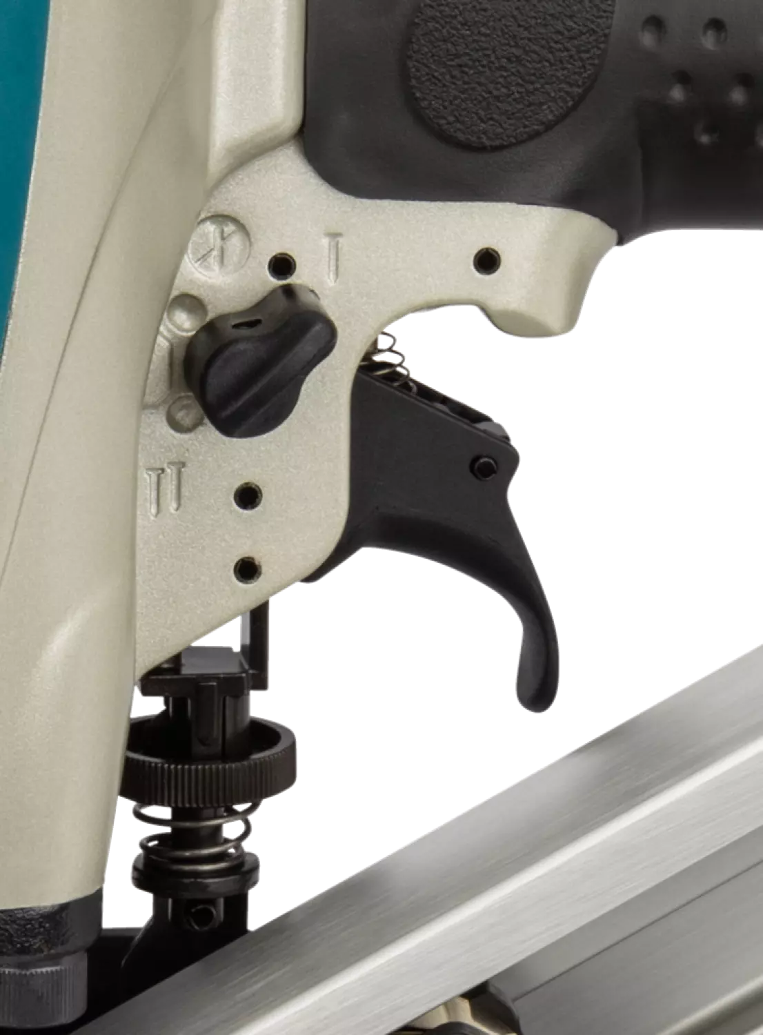 Makita AN943K Agrafeuse pneumatique pour clous de construction dans coffret - 50-90 mm - 8,5 bar-image