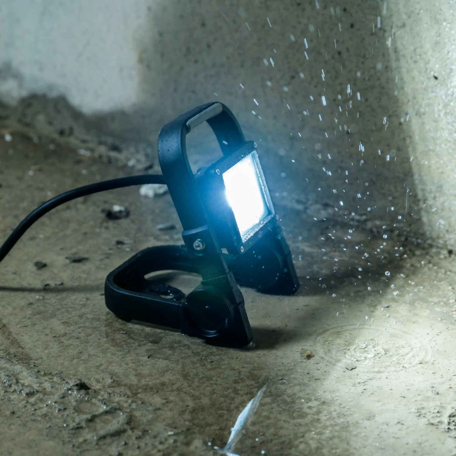 Brennenstuhl JARO 1060 M Lampe de chantier à LED - 1150lm-image