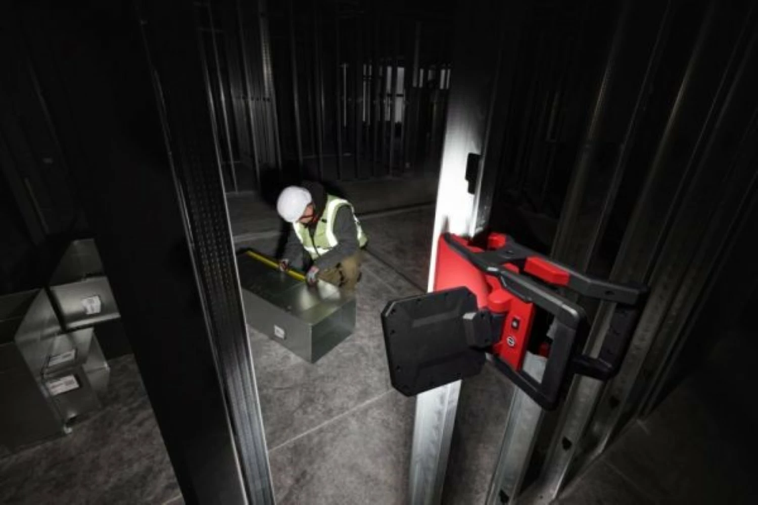 Milwaukee M18 PAL2-0 18V Li-Ion draaibare Area lamp - 2000Lm-image