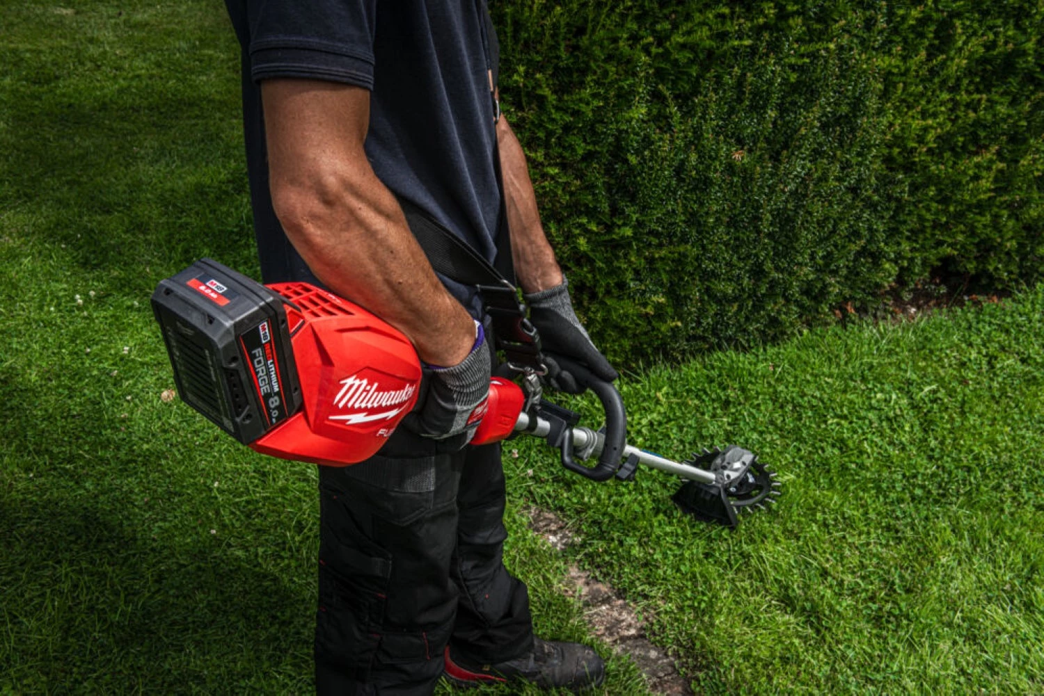 Milwaukee M18 FOPHLTKIT2-0 Quik-Lok 18V Li-Ion accu combisysteem met grastrimmer opzetstuk body - 38.6cm - koolborstelloos-image