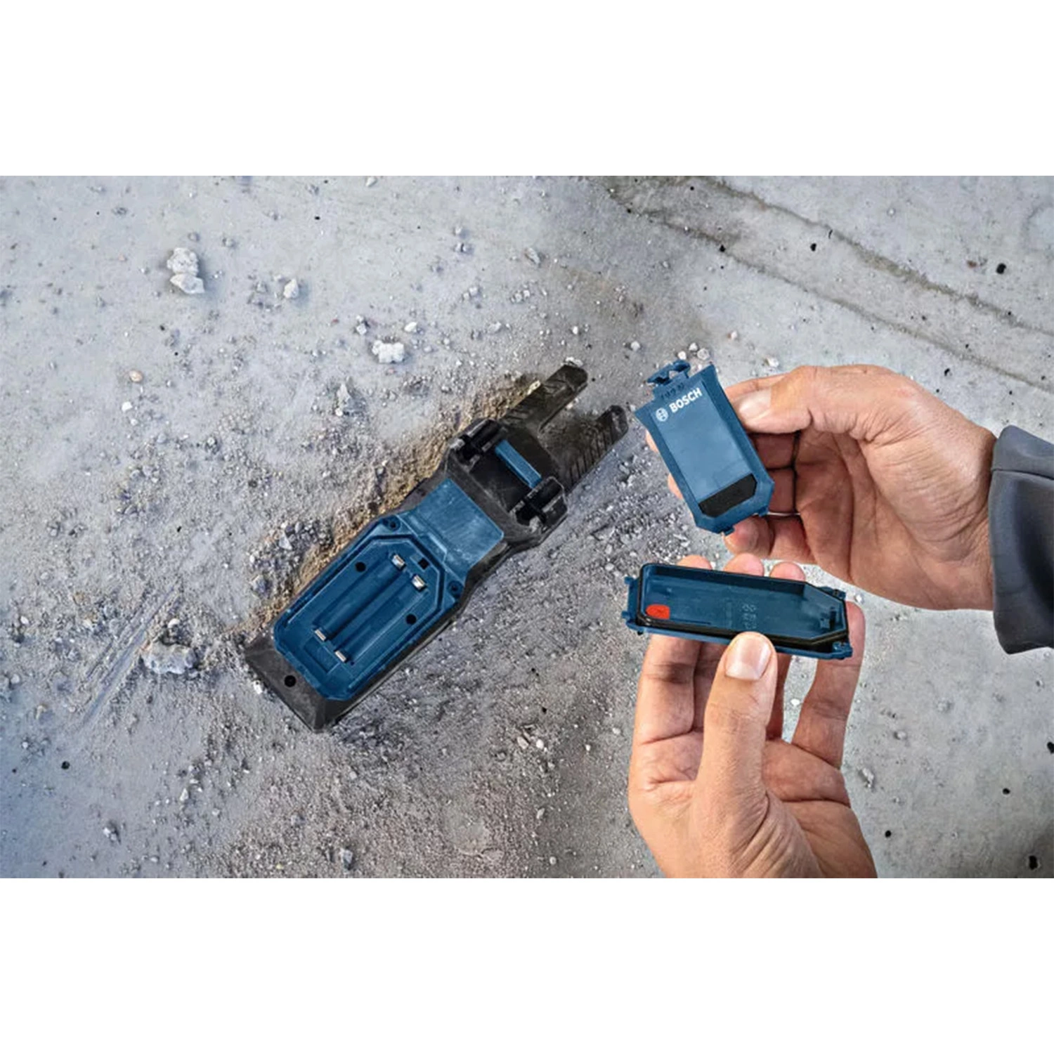 Bosch GFM 1000-15 Pince ampèremétrique True-RMS dans un étui + support MH 1 - AC/DC 1000 V & AC 200 A - CAT III 1000 V / CAT IV 600 V-image