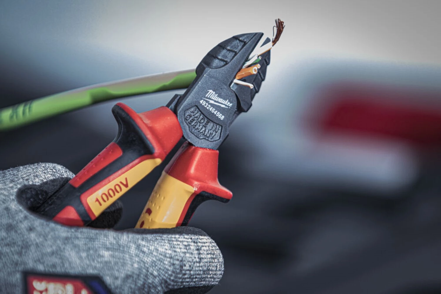 Milwaukee 4932464568 VDE Zijkniptang - 180mm-image