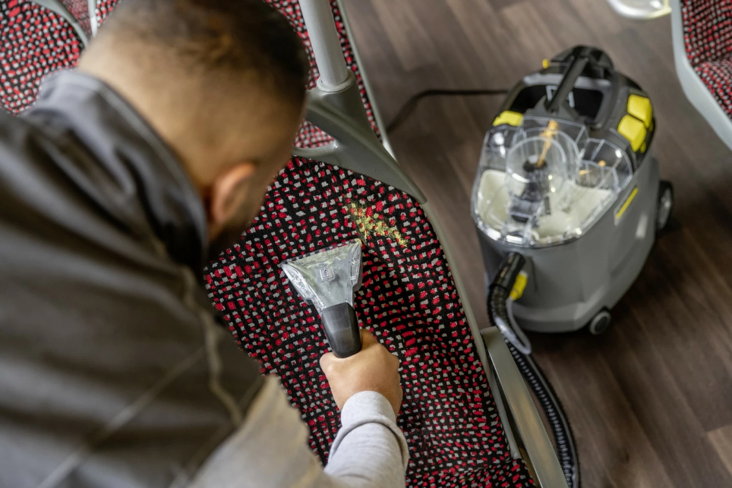 Kärcher Puzzi 8/1 Nettoyeur de tapis - 1 barre - 8L-image