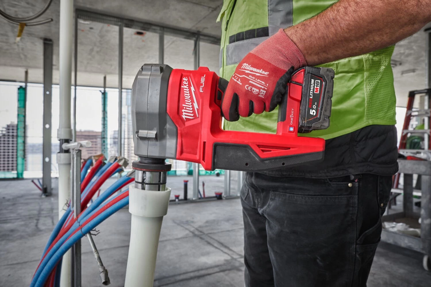 Milwaukee M18 FPXP-H10502C Kit de machine à expansion Uponor avec batterie Li-ion 18 V (2 batteries 5,0 Ah) dans un coffret-image