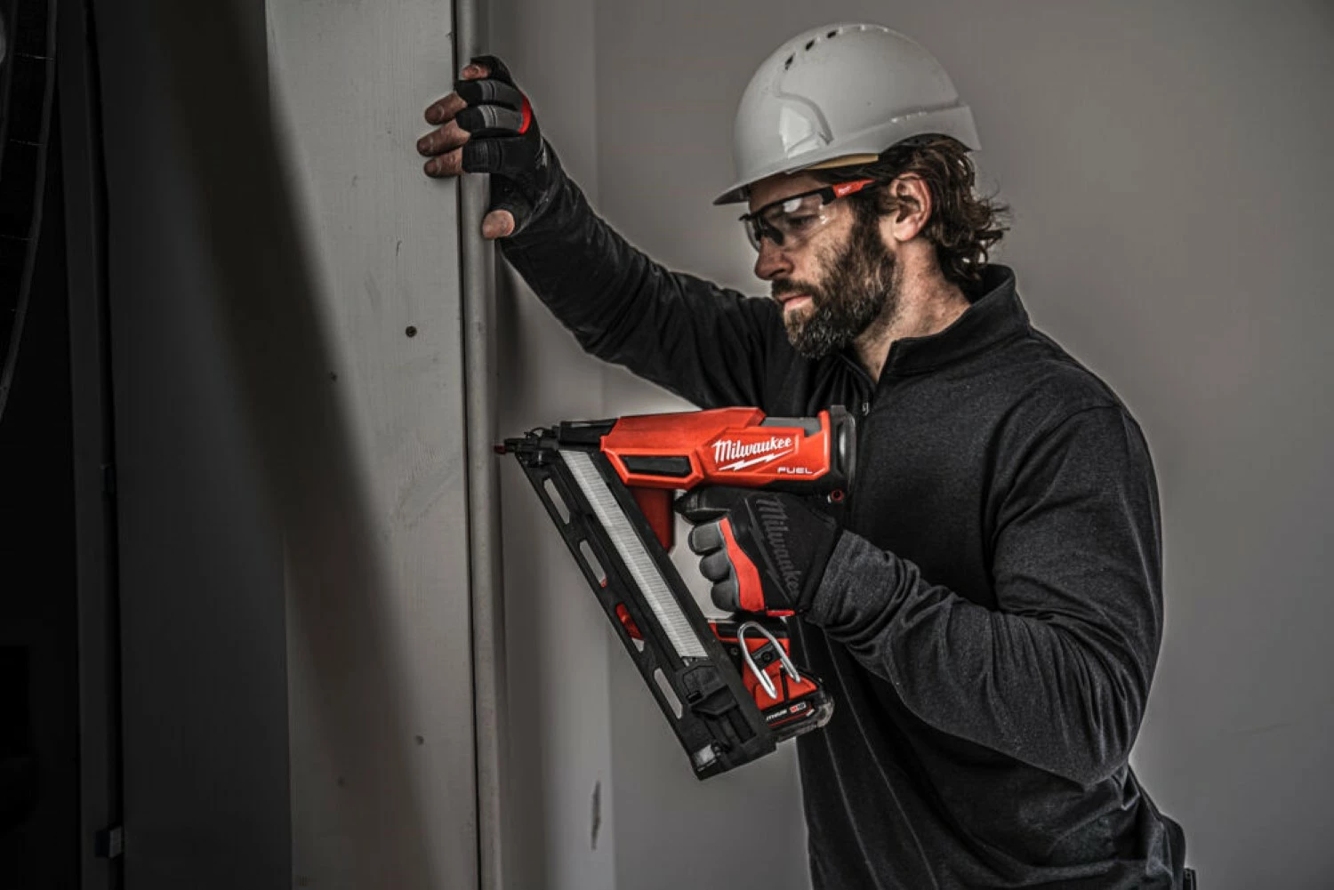 Milwaukee M18 FN15GA-0X Cloueuse sans-fil - 18V Li-ion - boîte HD - Machine seule-image