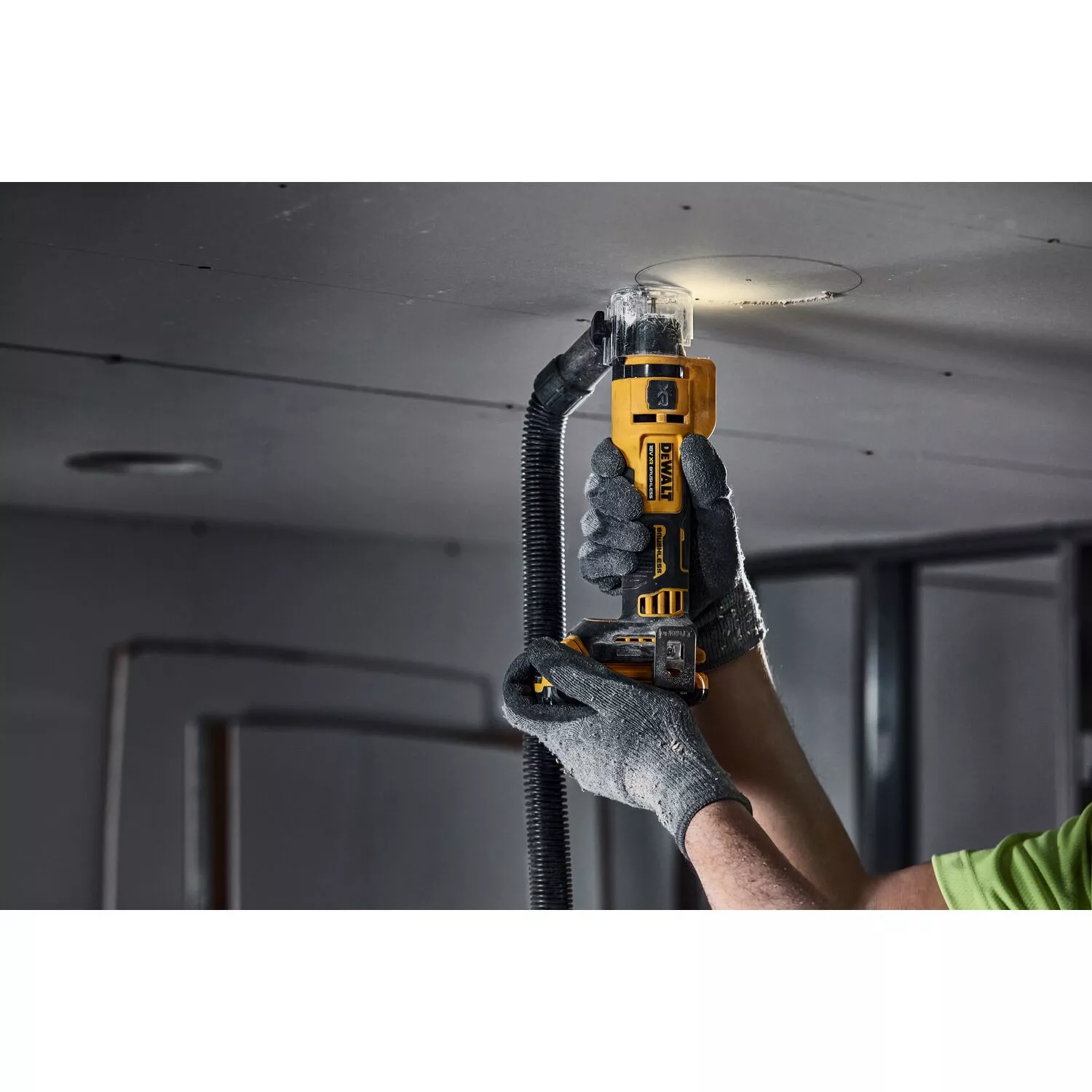 DeWALT DCE555N 18V Li-ion accu gipsfrees body-image