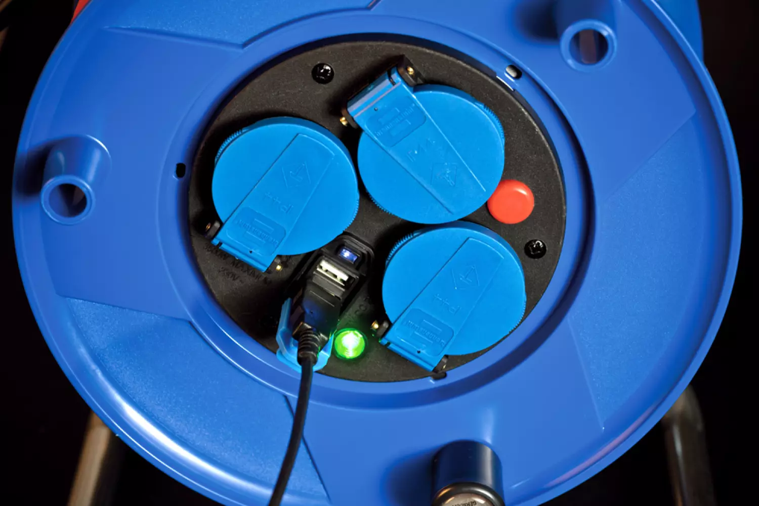 Brennenstuhl 1218584600 Enrouleur de câble Garant IP44 avec USB - 25m - N05V3V3-F 3G1,5-image