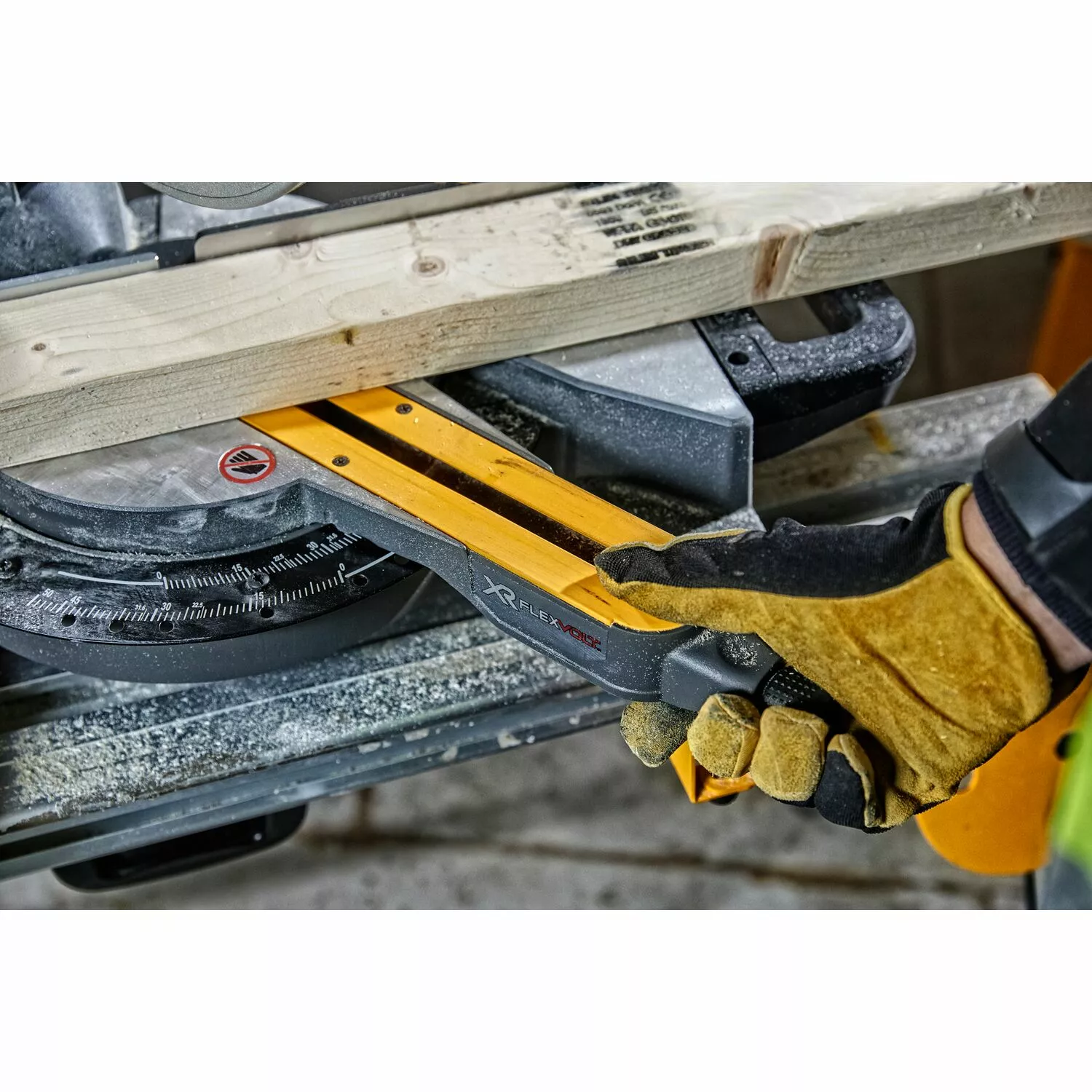 DeWALT DCS777T2 54V XR FlexVolt Li-Ion Accu afkort- en verstekzaagmachine set (2x 6.0Ah accu) - 216 x 30mm - koolborstelloos-image