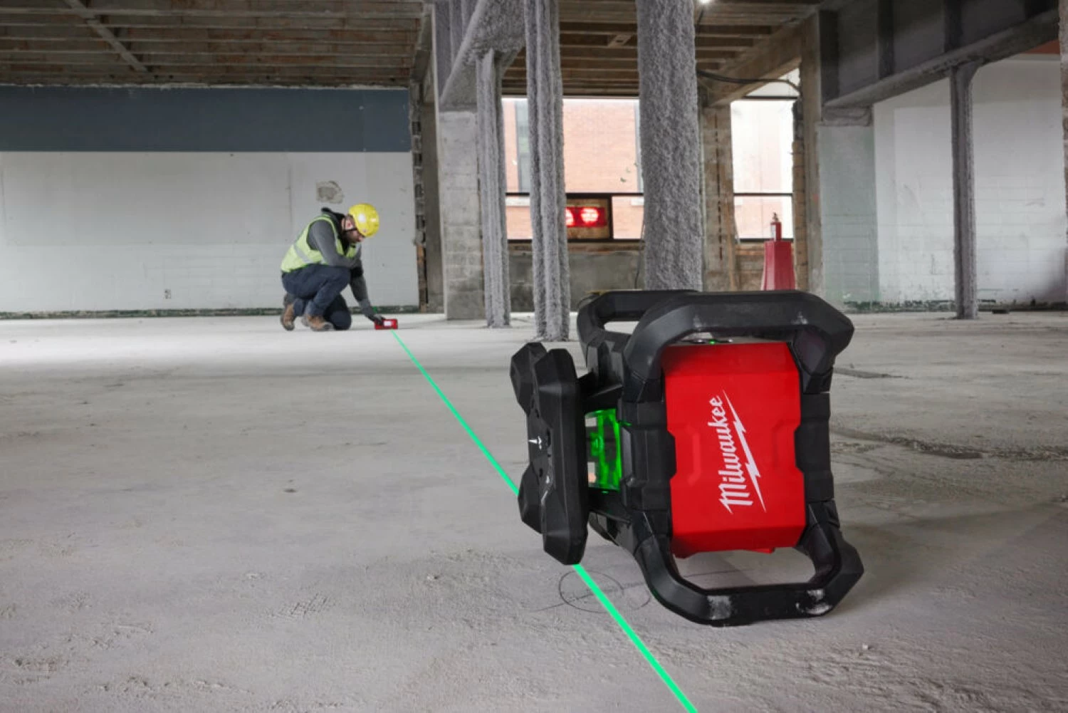 Milwaukee M18 RLOHVG300-501C 18V Li-ion accu roterende laser (1x 5.0Ah accu) set in koffer - 300m-image