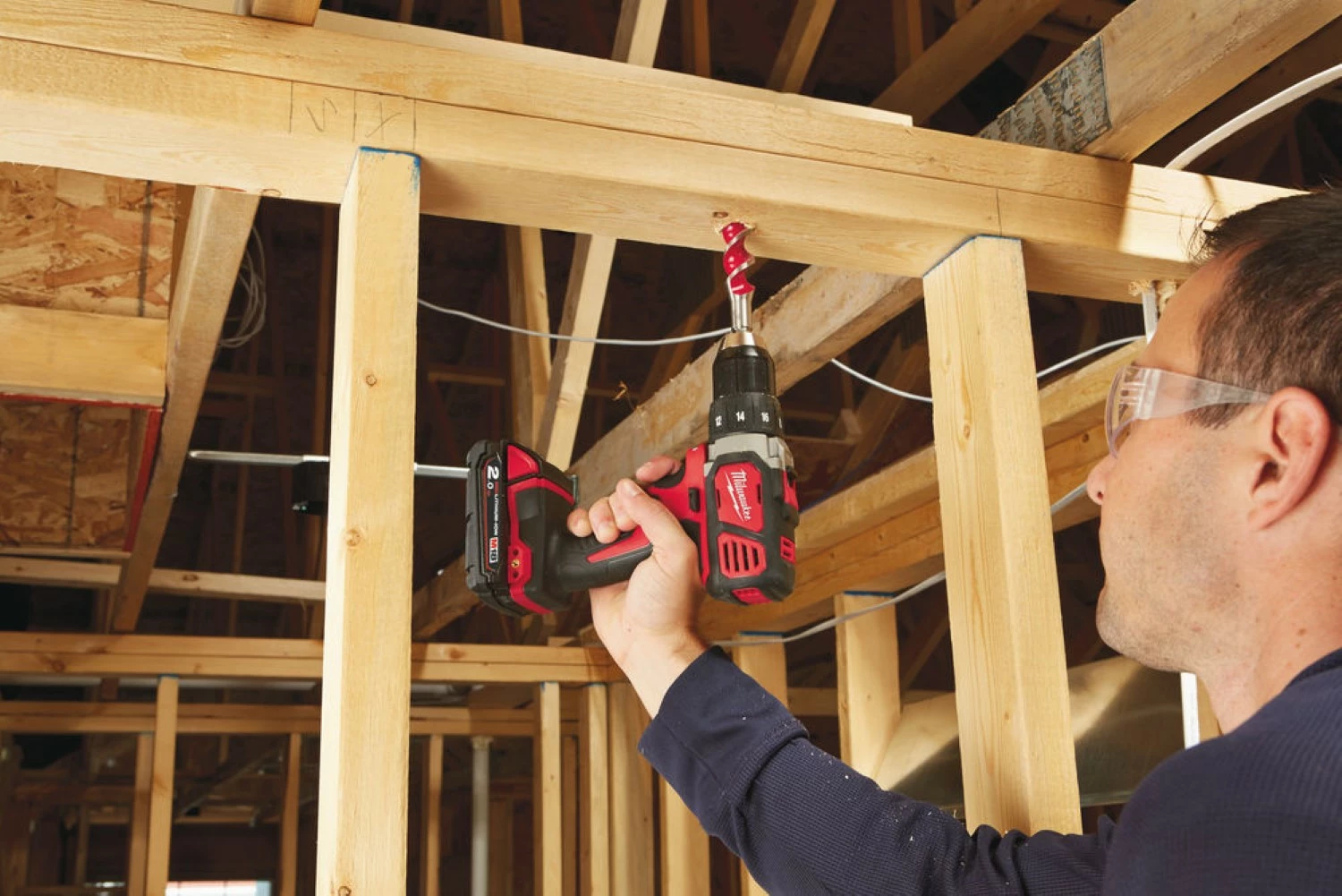 Milwaukee M18 BDD-202C - Set perceuse visseuse Li-Ion 18V (2x batterie 2.0Ah) dans mallette - 60Nm-image