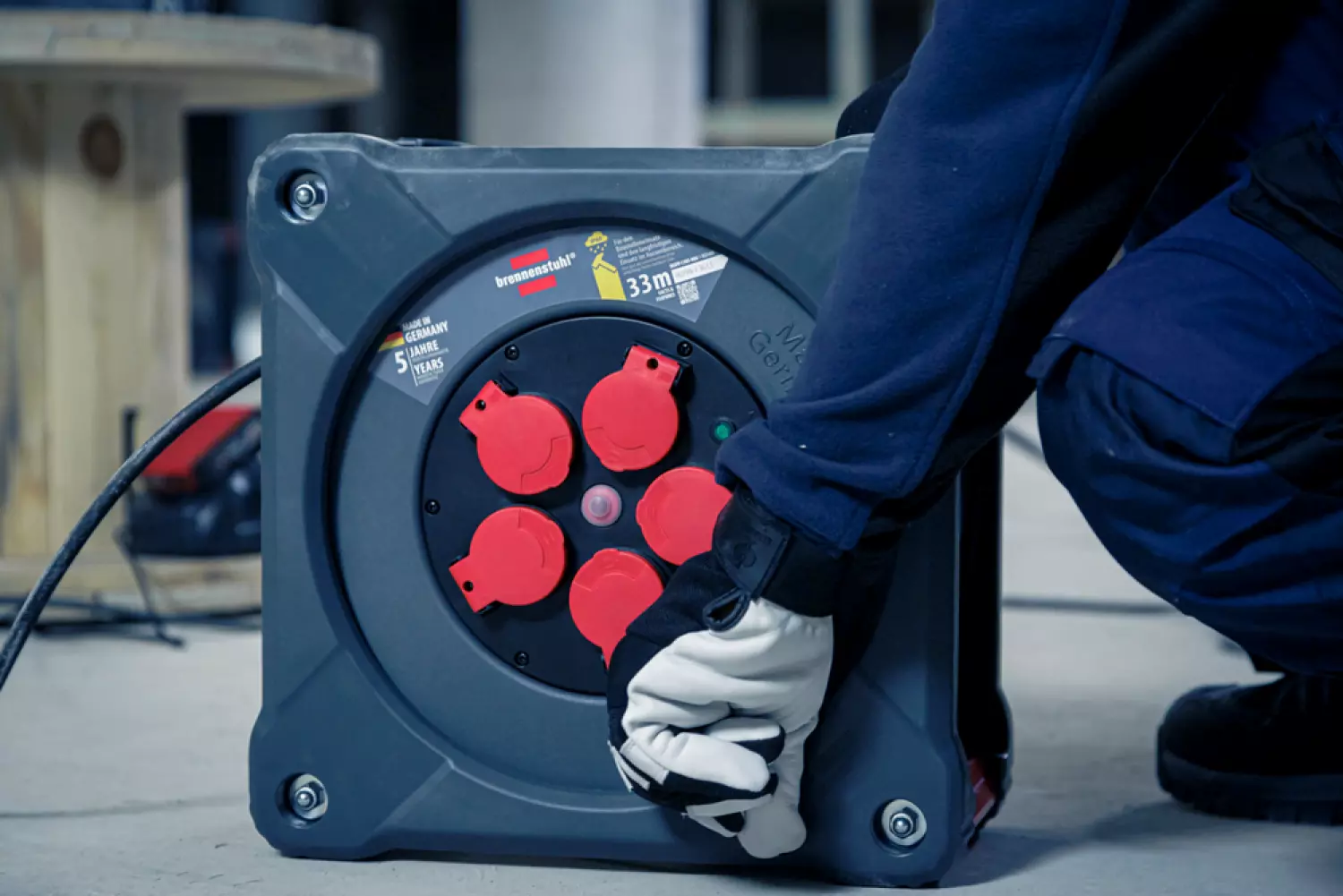 Brennenstuhl Professional KA 3100 Bouwplaats Cube 5-voudig kabelhaspel H07RN-F 3G1.5 - IP44 - 33m - Zwart-image