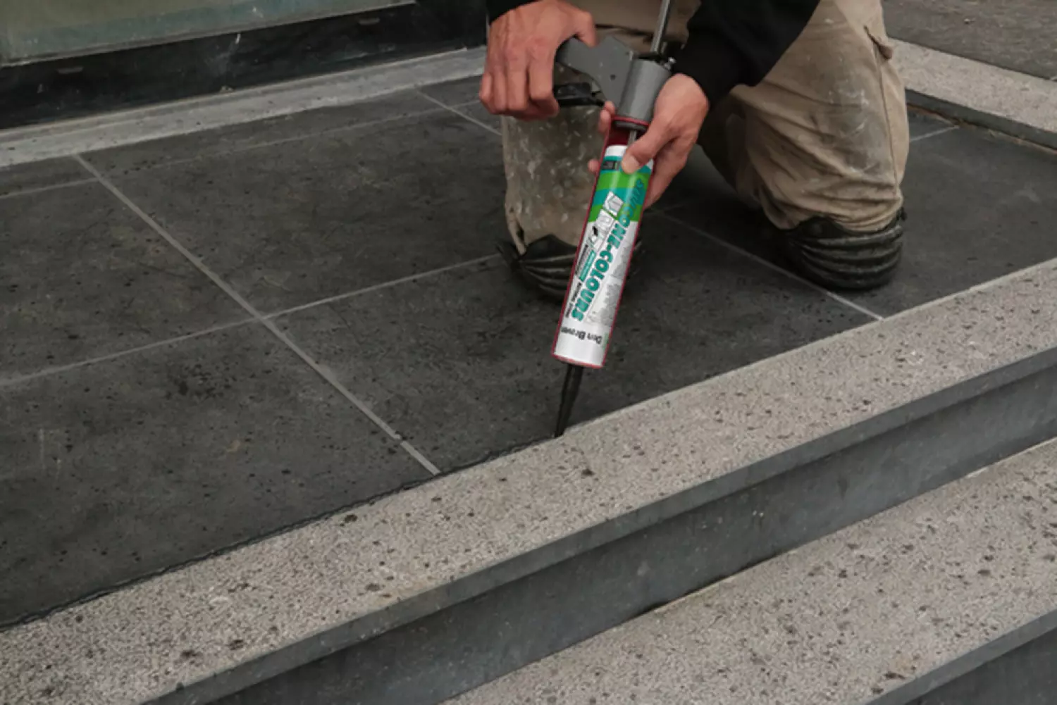 Zwaluw Den Braven 12012317 - Silicone + Natural Stone Siliconenkit - Lichtgrijs - 310ml-image