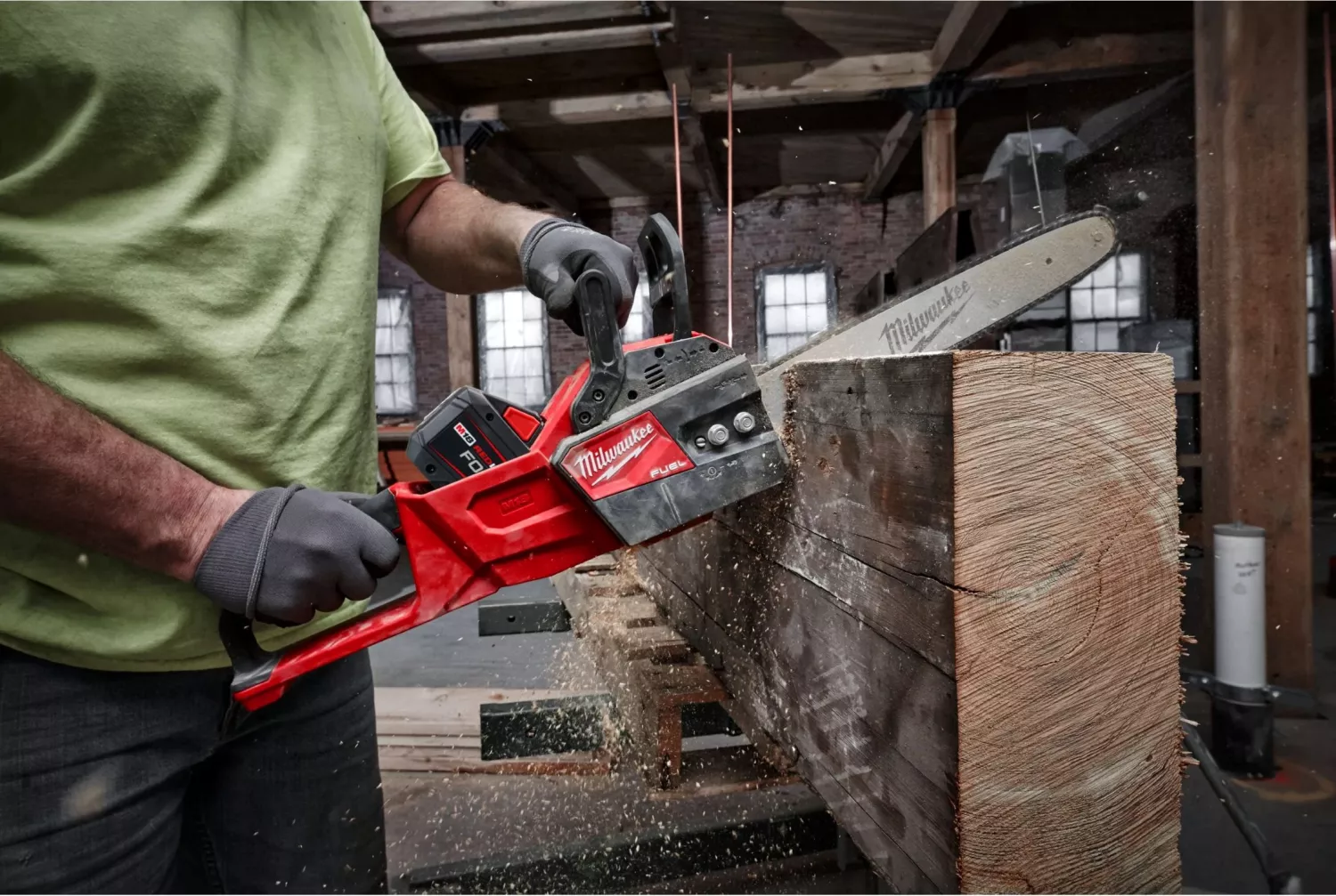 Milwaukee M18 FCHS35-122 18V Li-Ion accu kettingzaag set (2x 12.0Ah accu) - 35cm-image
