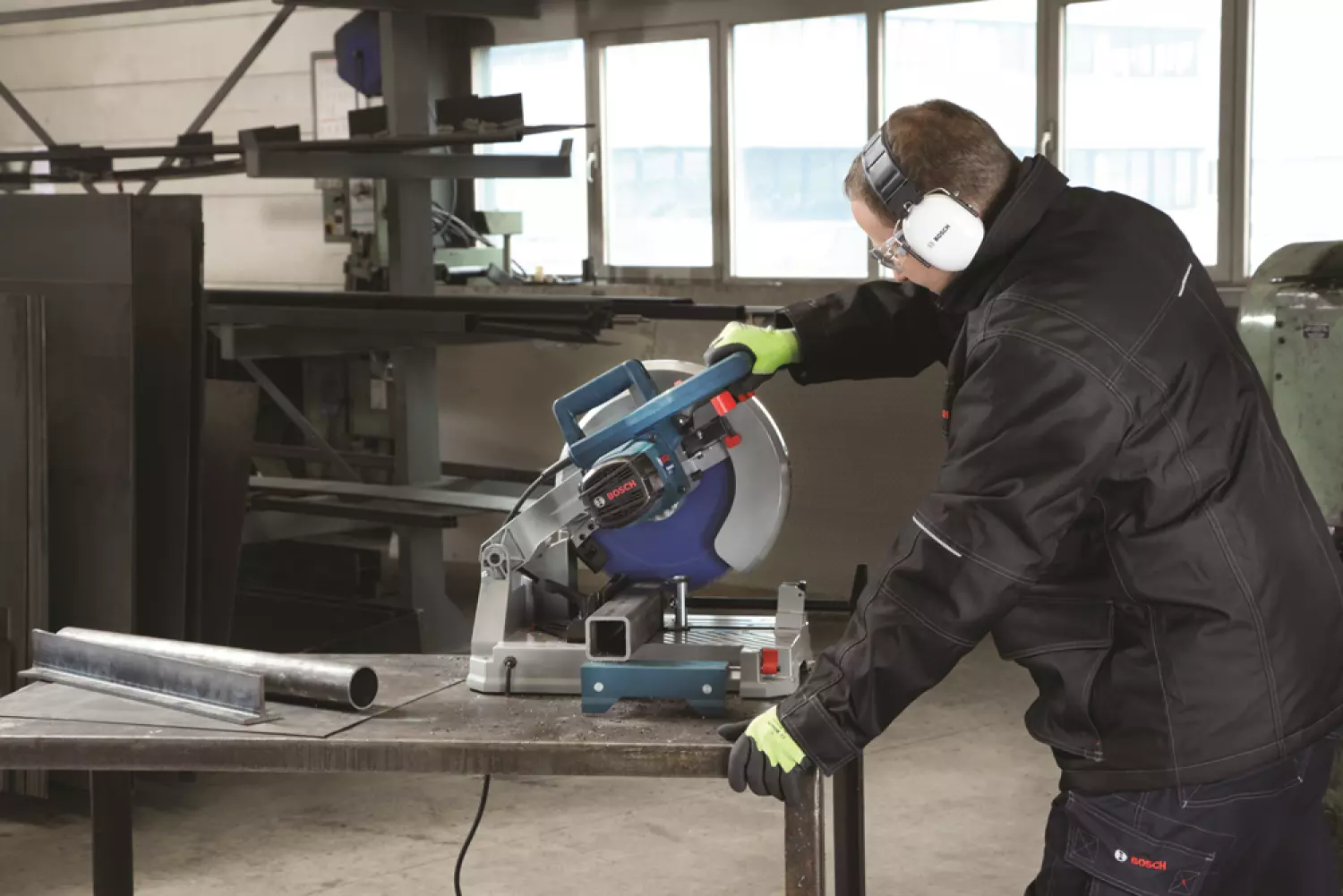 Bosch 2608643061 - Lame de Scie Circulaire Expert pour Steel, 305 x 25,4 x 2,6 mm, 80D-image