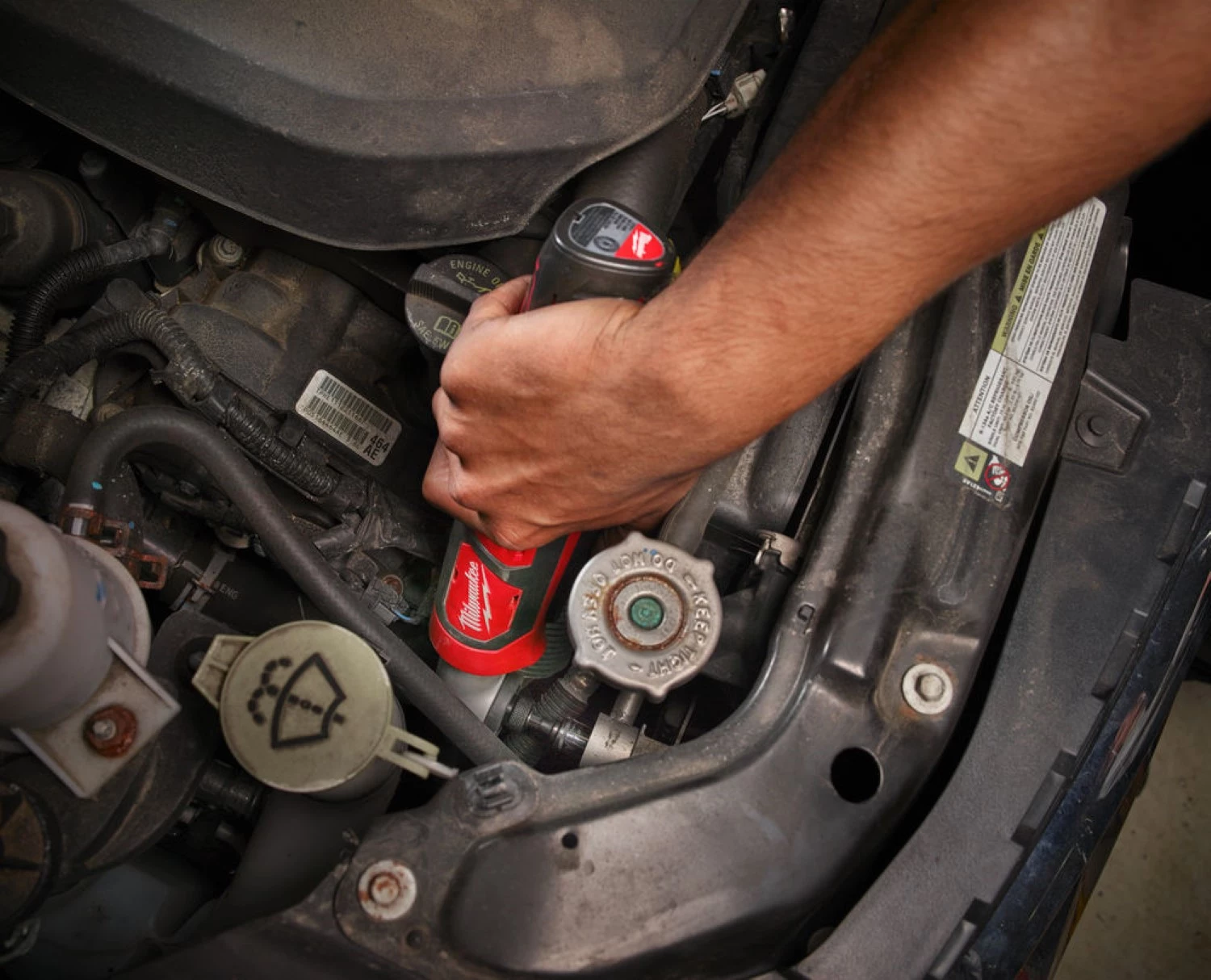 Milwaukee M12 BRAID-0 12V Li-Ion accu haakse slagschroevendraaier body-image