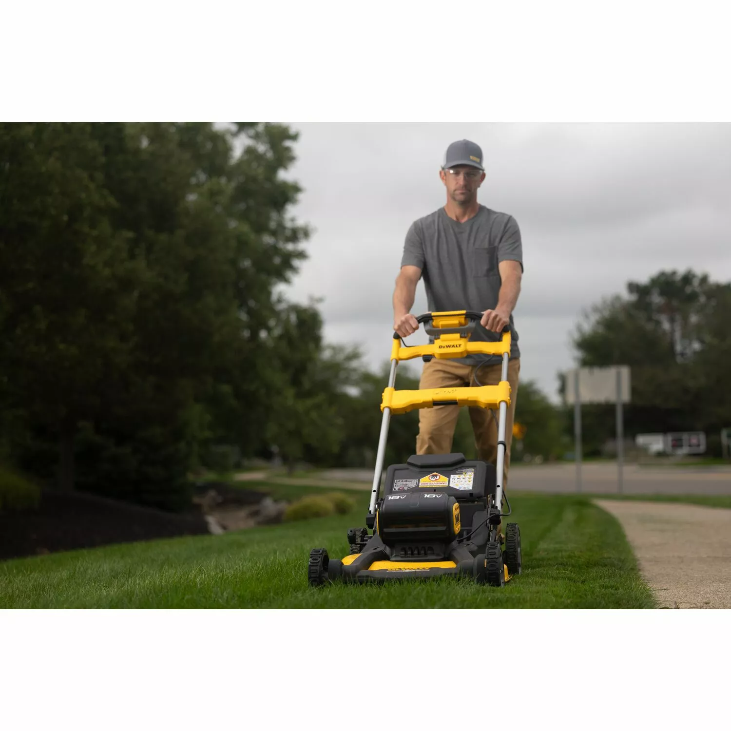 DeWALT DCMWSP156W2 18V XR Li-Ion Tondeuse à Gazon sans Fil (2x Batterie 8.0Ah) - Sans Balais - 53cm-image