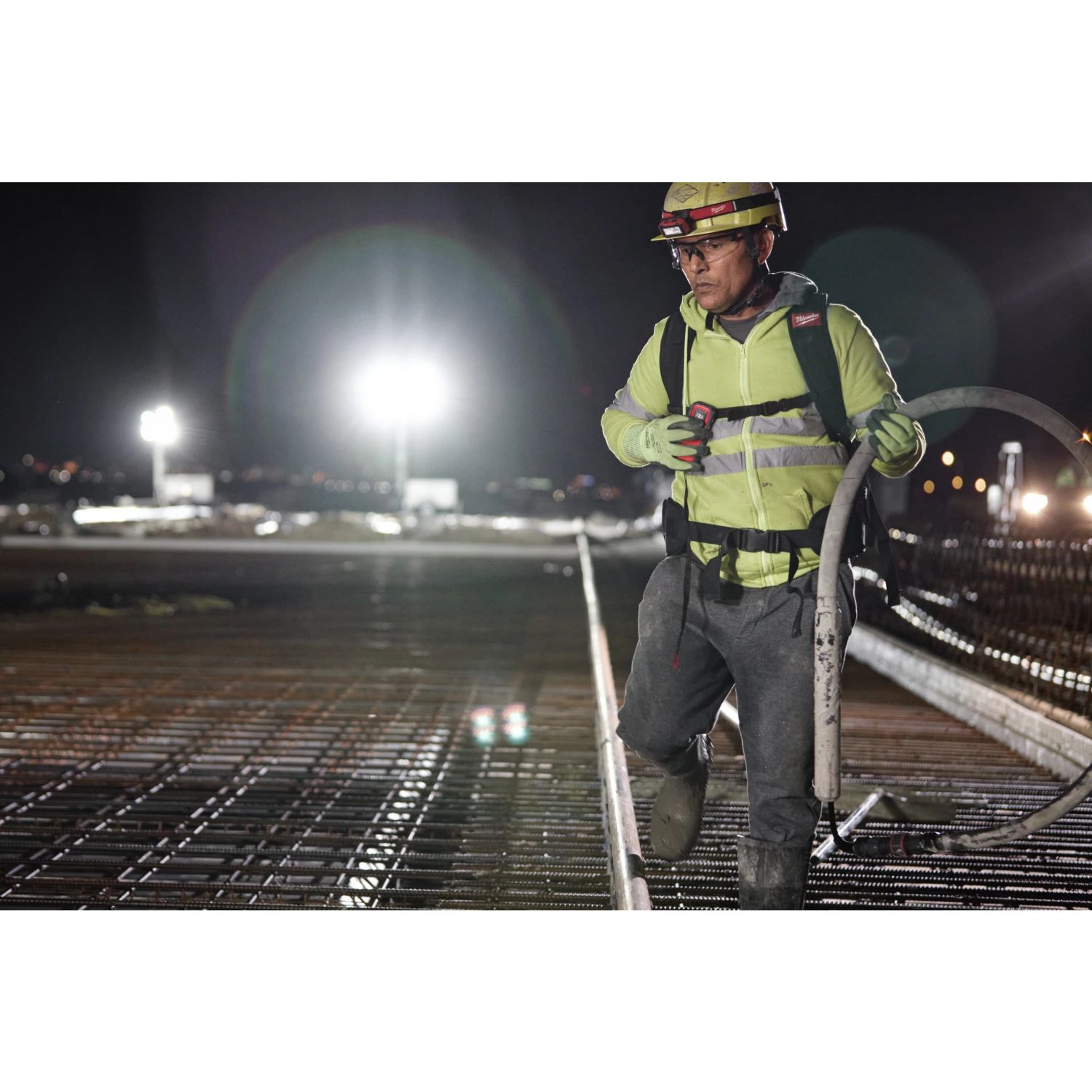 Milwaukee MXF CVHF-0 MX Fuel accu hoogfrequent betontrilnaad body-image