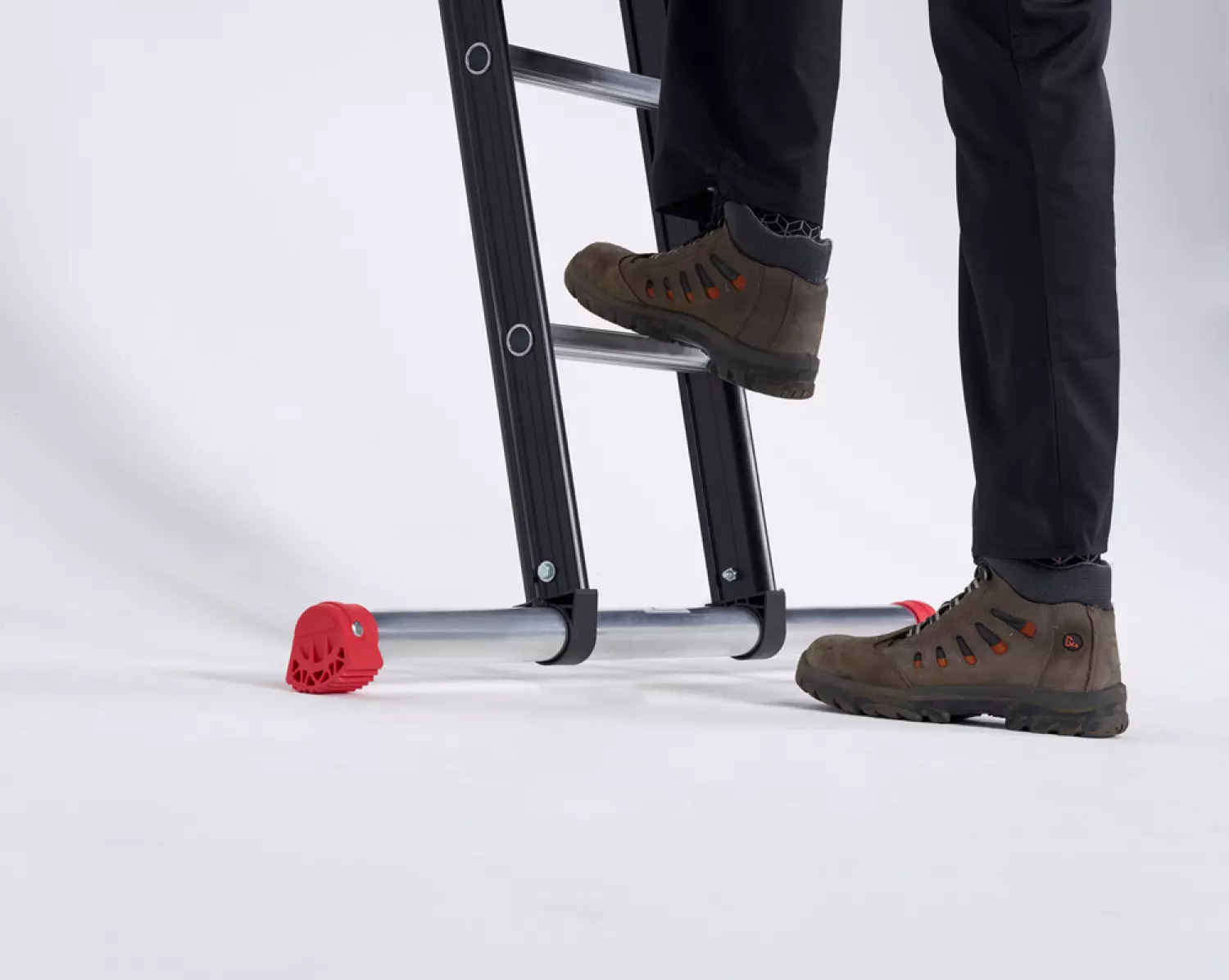 Altrex Nevada NZER 1047 Ladder - Enkel - Aluminium gecoat - 16 treden - max. werkhoogte 5,6m-image