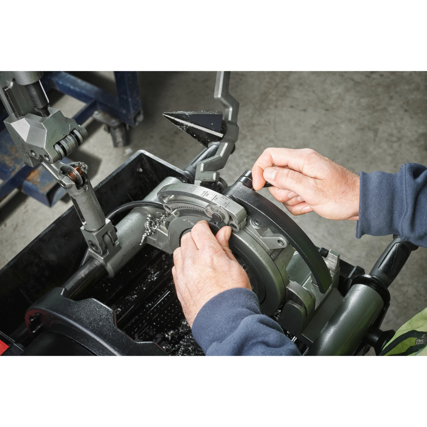 Milwaukee MXF PTR2-0 MX Fuel machine à fileter sans fil corps-image