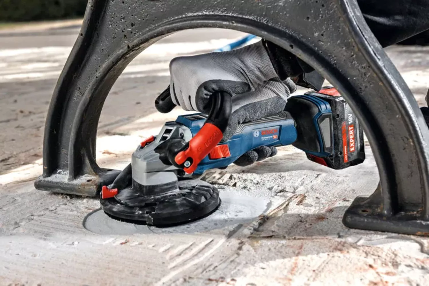 Bosch GBR 18V-15 S Meuleuse à béton 18 V - 125 mm - M14-image
