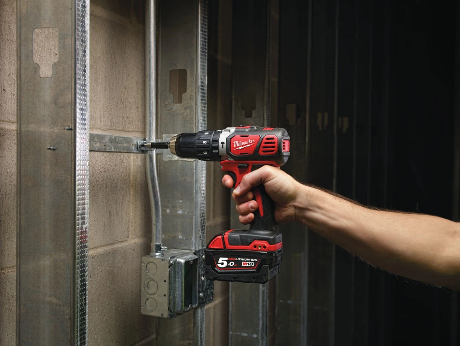 Milwaukee M18 BPD-402C 18V Li-Ion accu klopboor- /schroefmachine set (2x 4.0Ah accu) in koffer-image