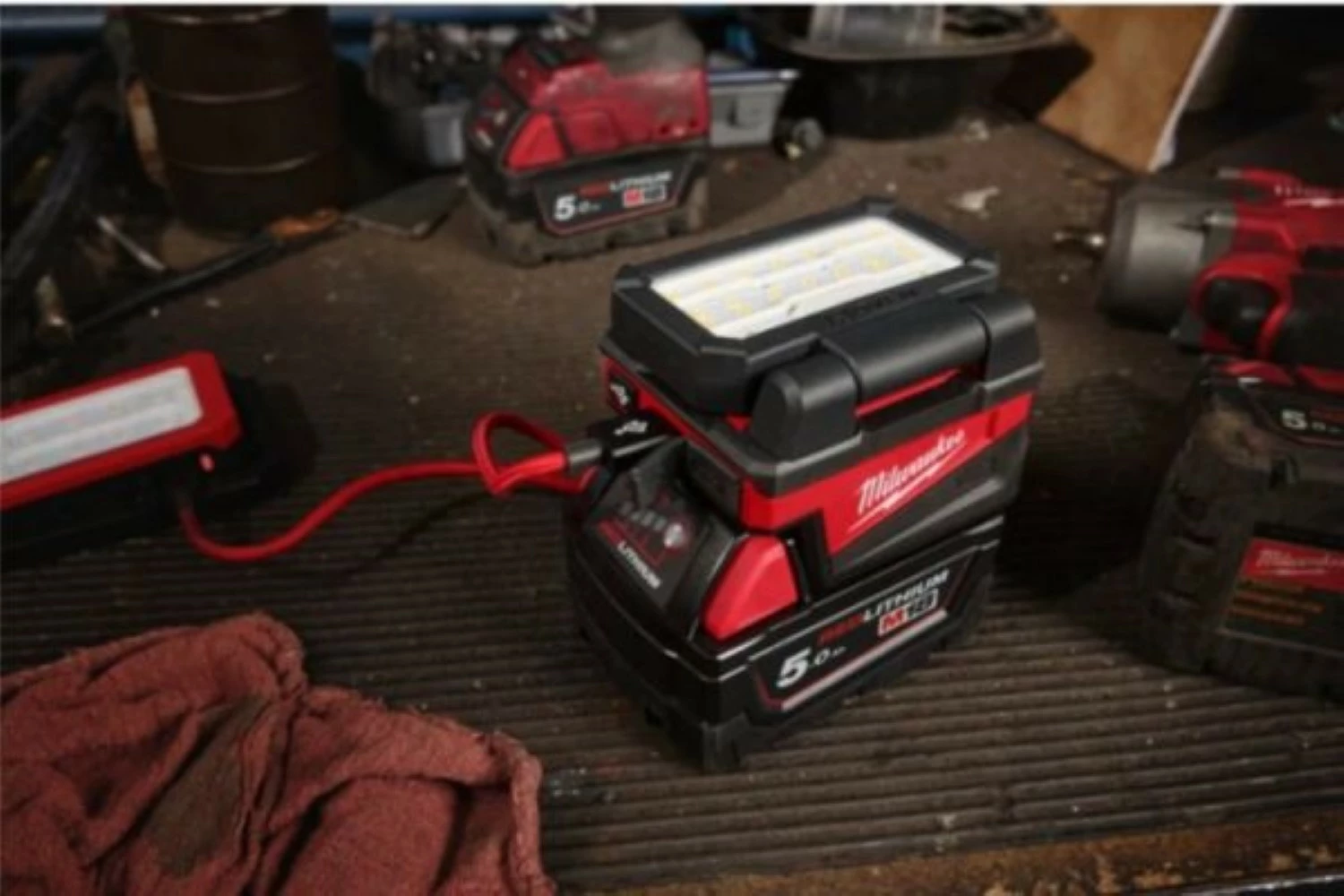 Milwaukee M18 ALIS-0 18V Li-Ion lampe de service - 1000Lm-image