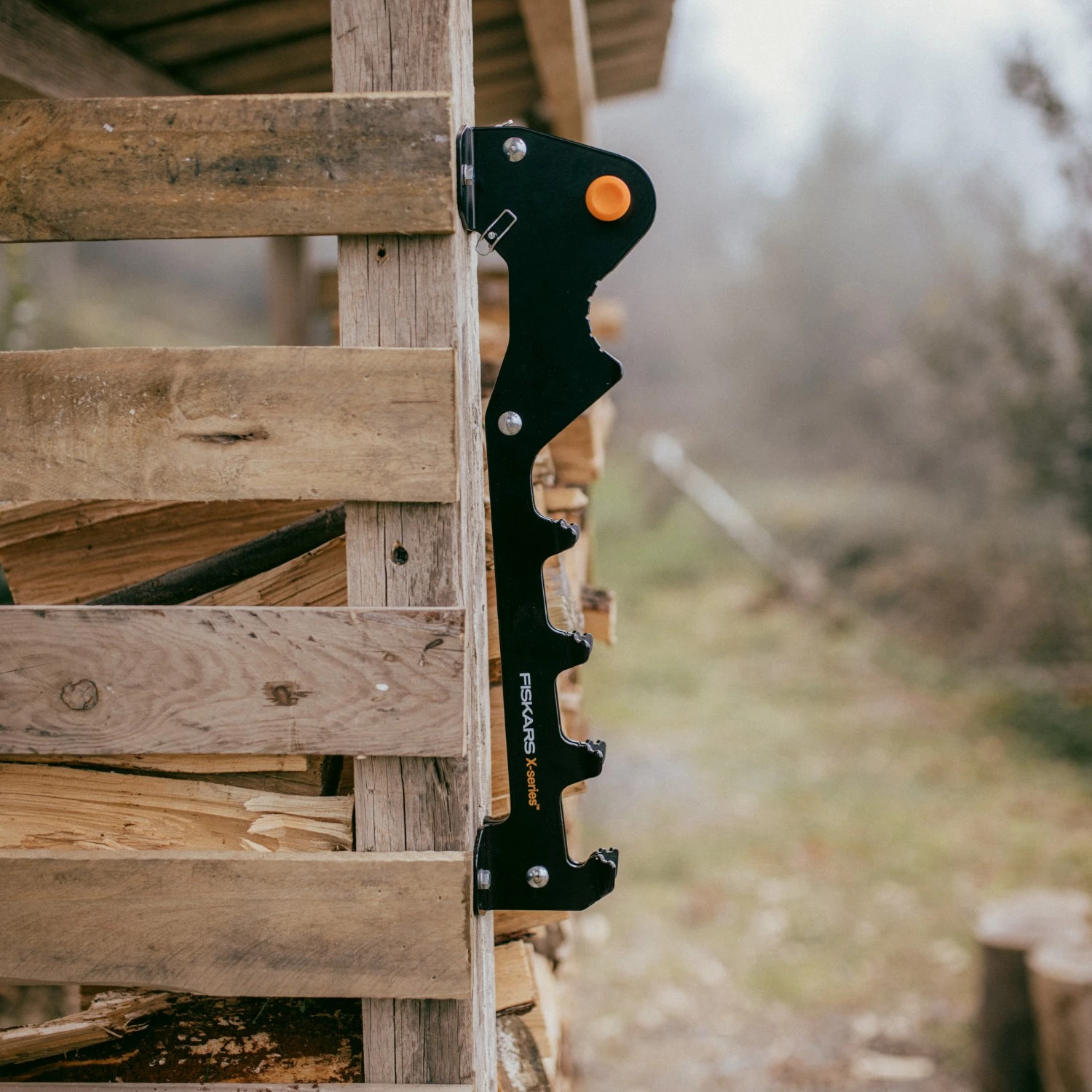 Fiskars 1079158 X-serie Wandklover voor aanmaakhout montage - 475mm-image