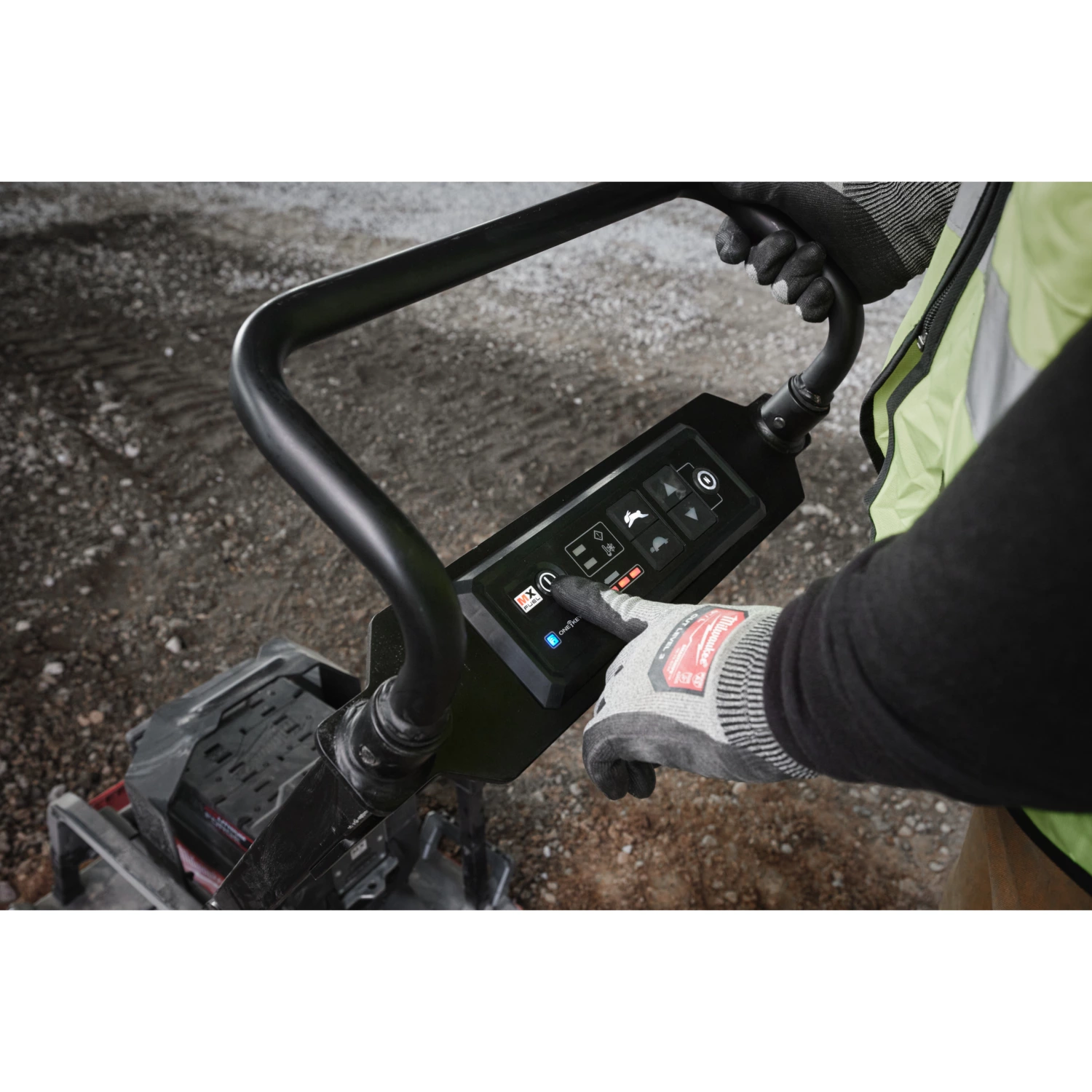 Milwaukee MXF PC50-0 MX Fuel plaque vibrante à batterie body-image