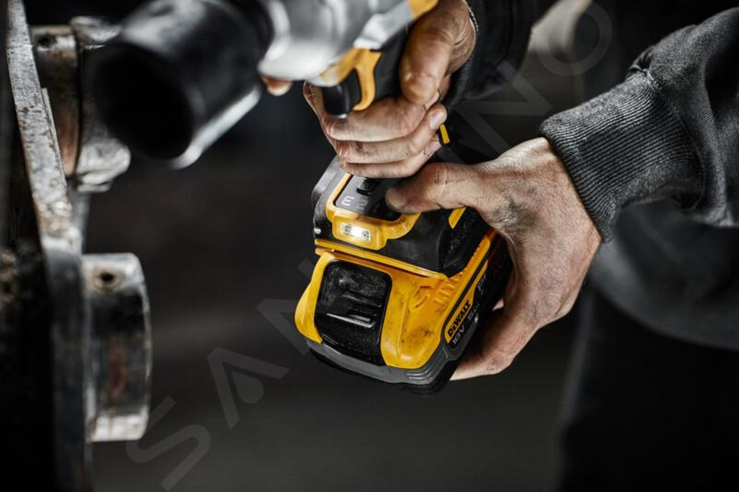 DeWALT DCF961H2T 18V Li-ion XR accu slagmoersleutel set (2x 5,0Ah) in TSTAK - 1/2'' - 1626Nm - Koolborstelloos-image