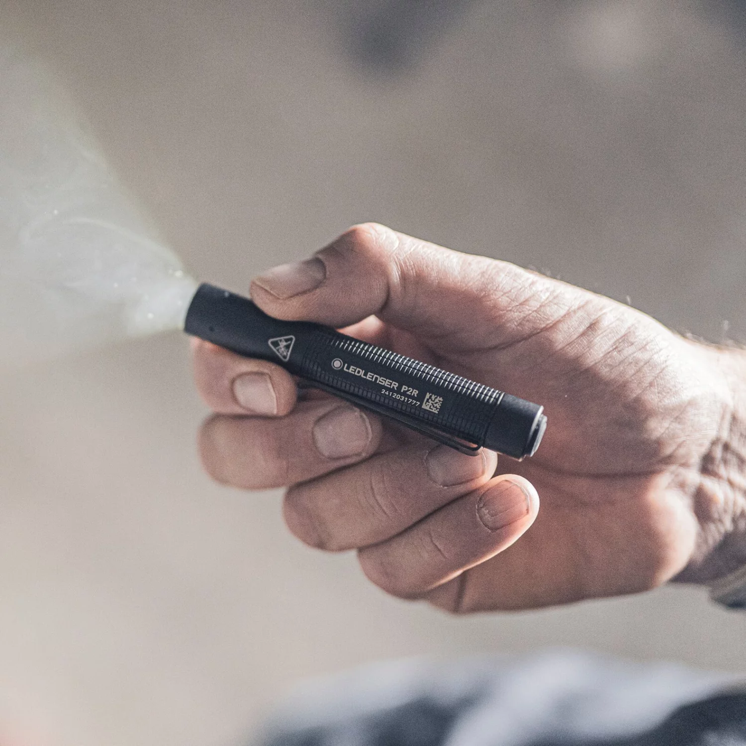 Ledlenser P2R Lampe torche LED - IP54 - 200Lm - Rechargeable-image