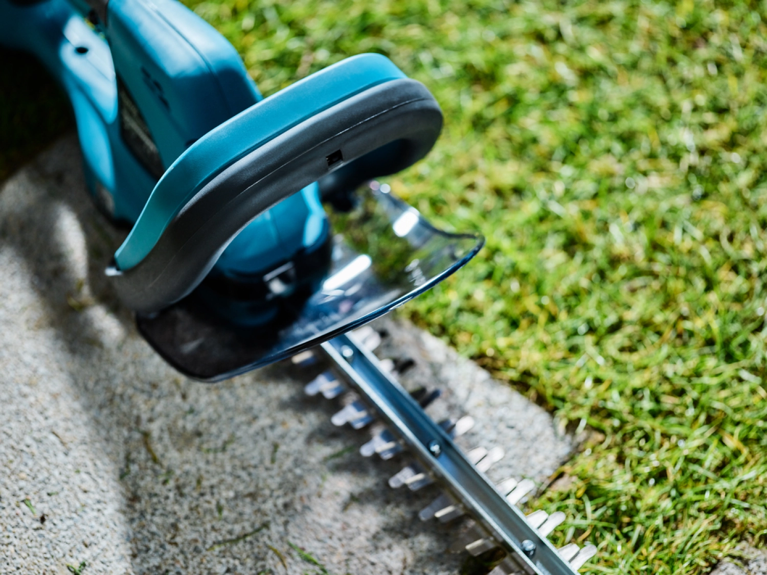 Makita DUH523PT4J - Taille-haie sans-fil LXT 18V Li-ion - 4 batteries 5,0 ah - Mbox - 52 cm-image