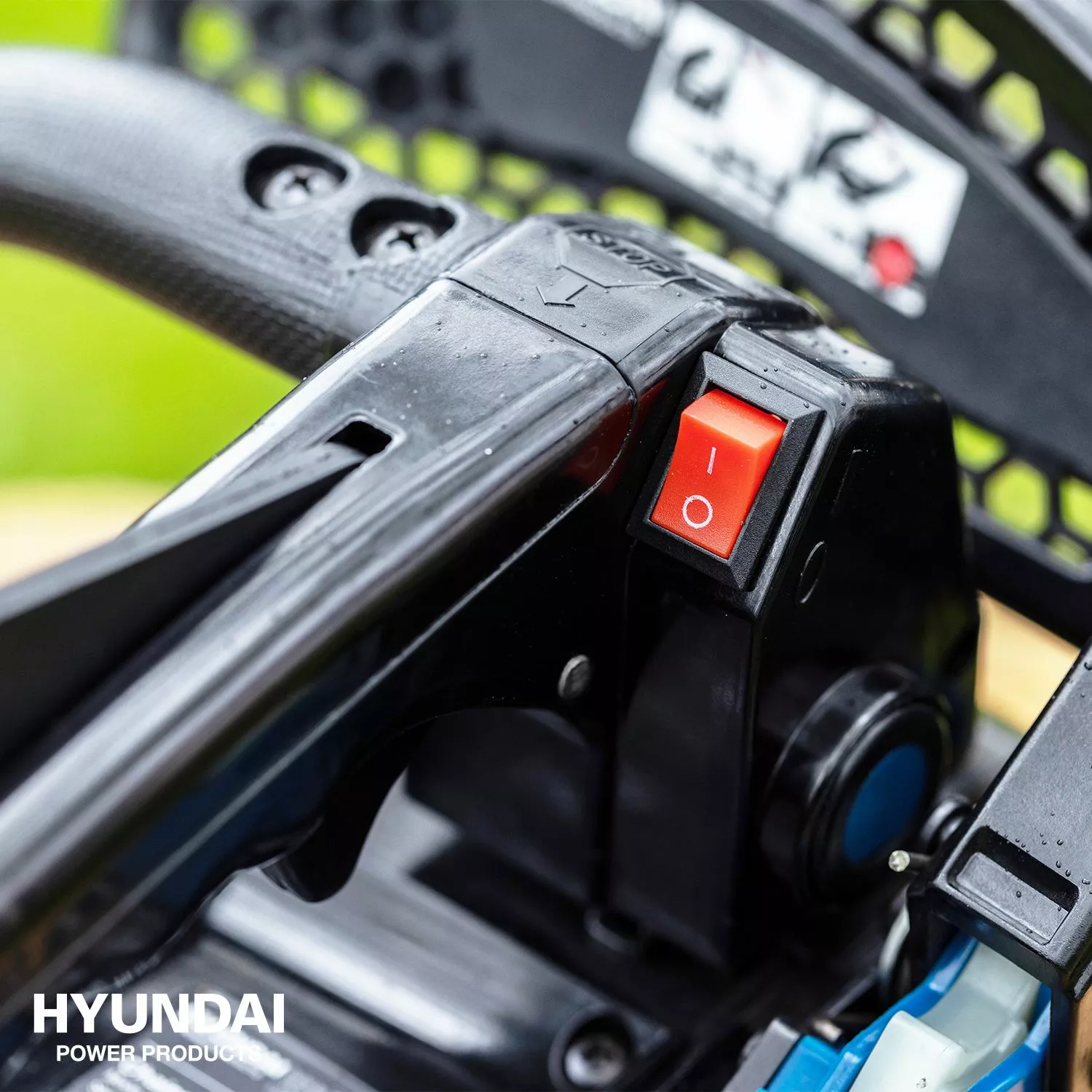 Hyundai 57257 benzine kettingzaag 25,4cc - 25cm - carved zwaard-image