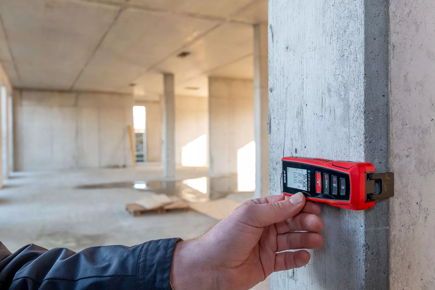 Sola METRON 60 BTI Afstandsmeter in tas - Bluetooth - 60m - IP54-image