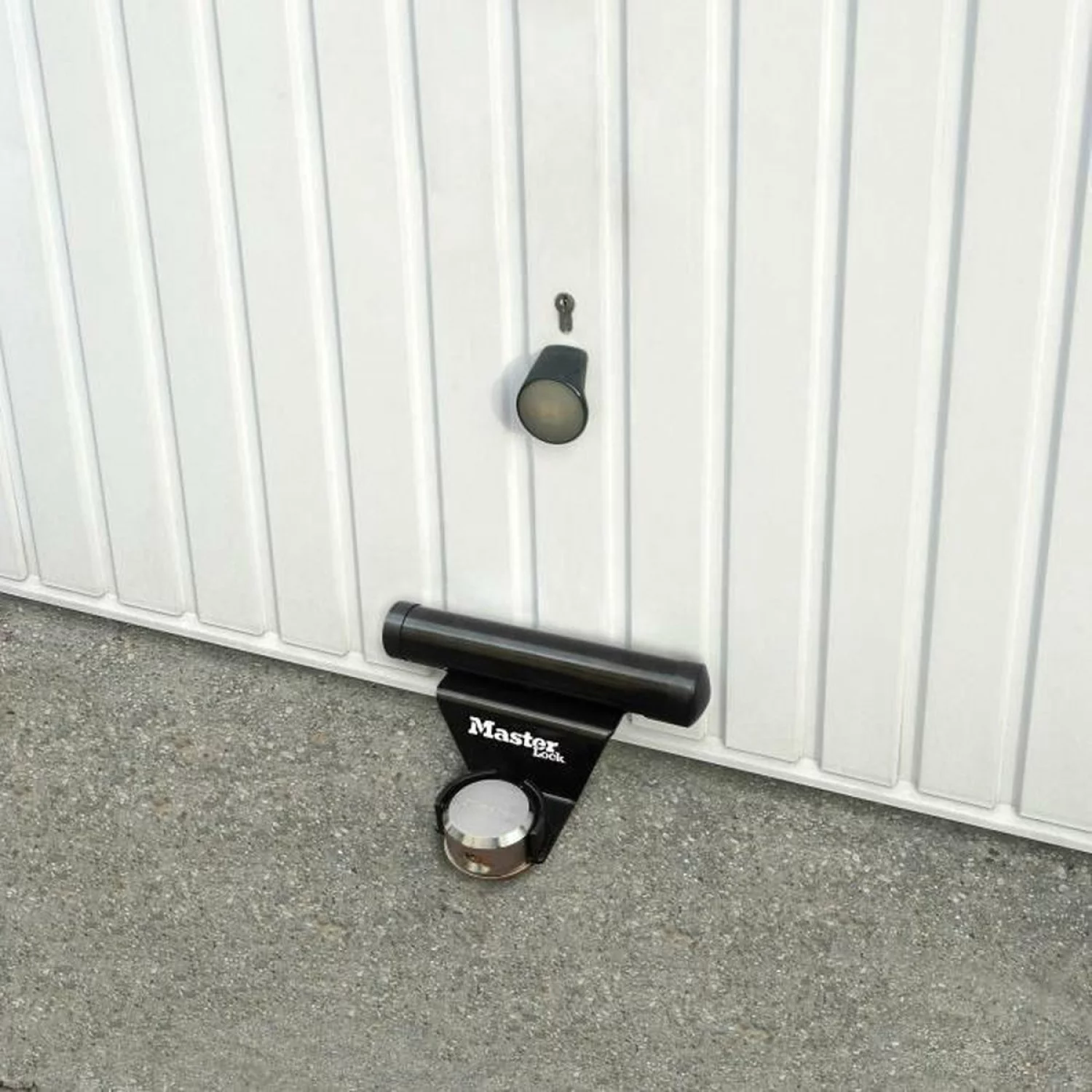 Master Lock 1488EURDAT Anti inbraakslot voor garage - 71mm-image