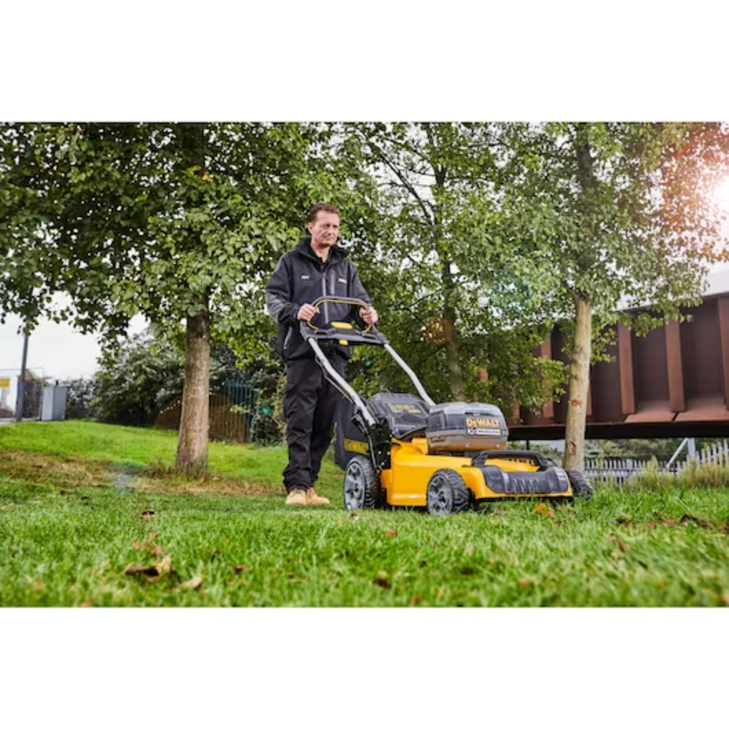 DeWALT DCMW564N 18V Li-Ion Accu Grasmaaier body incl. opvangzak - 55L - 48cm-image