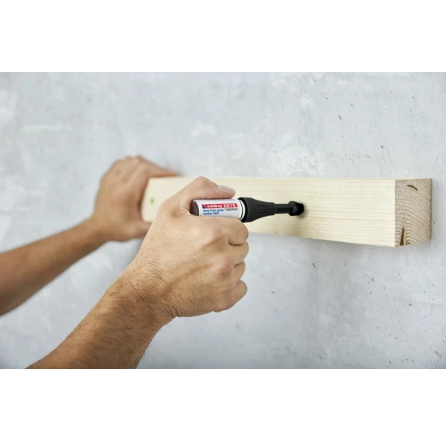 Edding ED066527 Markeerspray diep gat - E-8875 PRO blister zwart -1st-image
