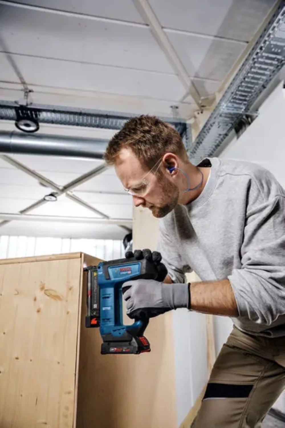 Bosch GNH 18V-35 18 V batterie agrafeuse à bois corps dans L-Boxx - 0,6 mm - 15-35 mm - droite-image