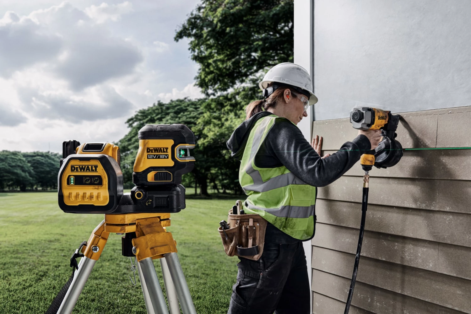 DeWALT DCE825D1G18 12V / 18V Li-ion XR Accu Zelfnivellerende 5 Punts kruislijnlaser set (1x 2.0Ah) in TSTAK koffer - Groen-image